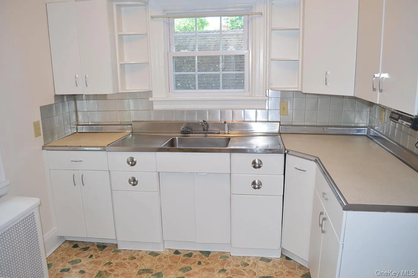Spacious kitchen Spacious kitchen