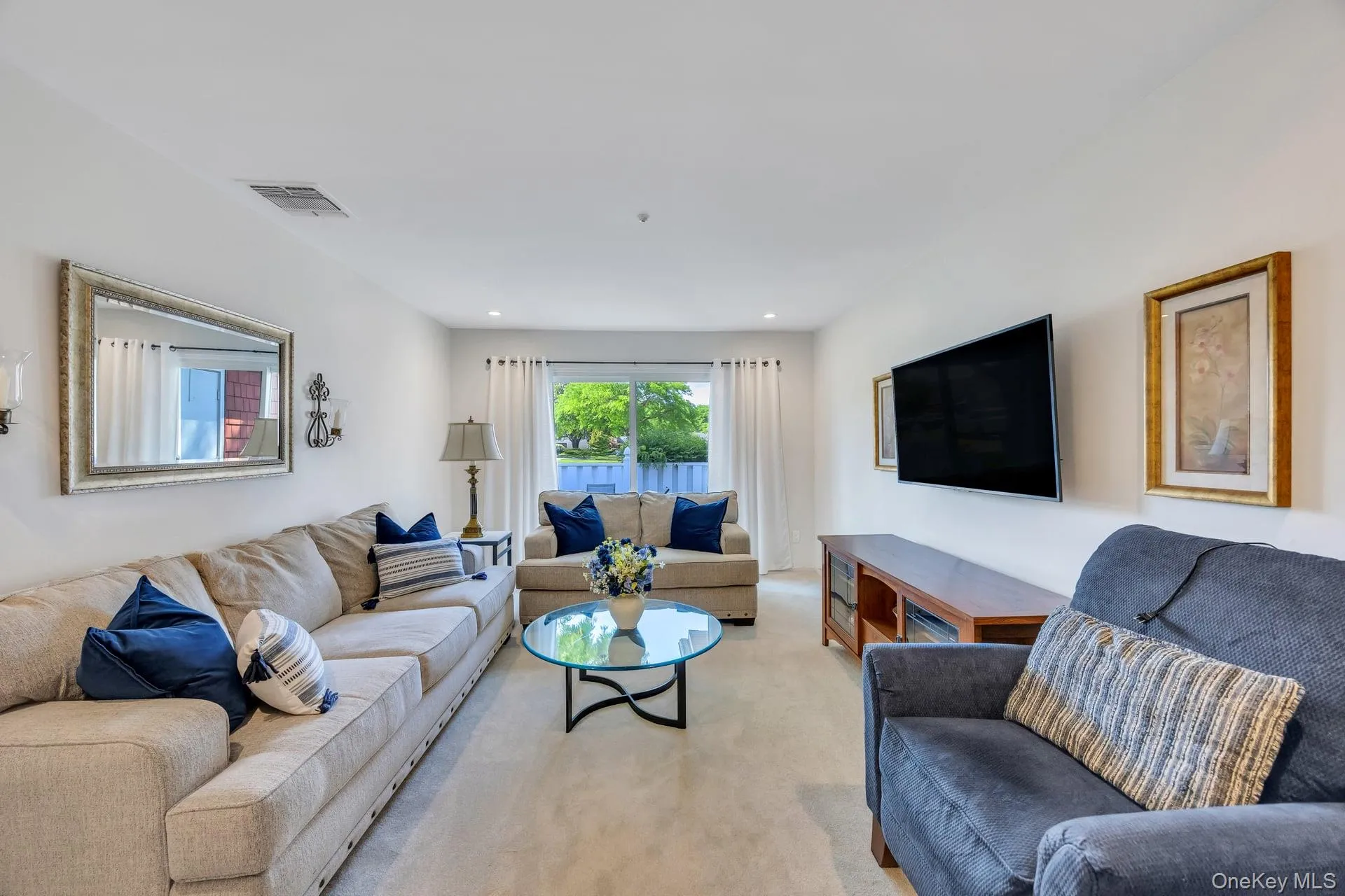 703 Drew Drive, Smithtown, NY, 1 Bedroom Bedrooms, 3 Rooms Rooms,1 BathroomBathrooms,Residential,For Rent,Drew,0,1012236 703 Drew Drive, Smithtown, NY, 1 Bedroom Bedrooms, 3 Rooms Rooms,1 BathroomBathrooms,Residential,For Rent,Drew,0,1012236