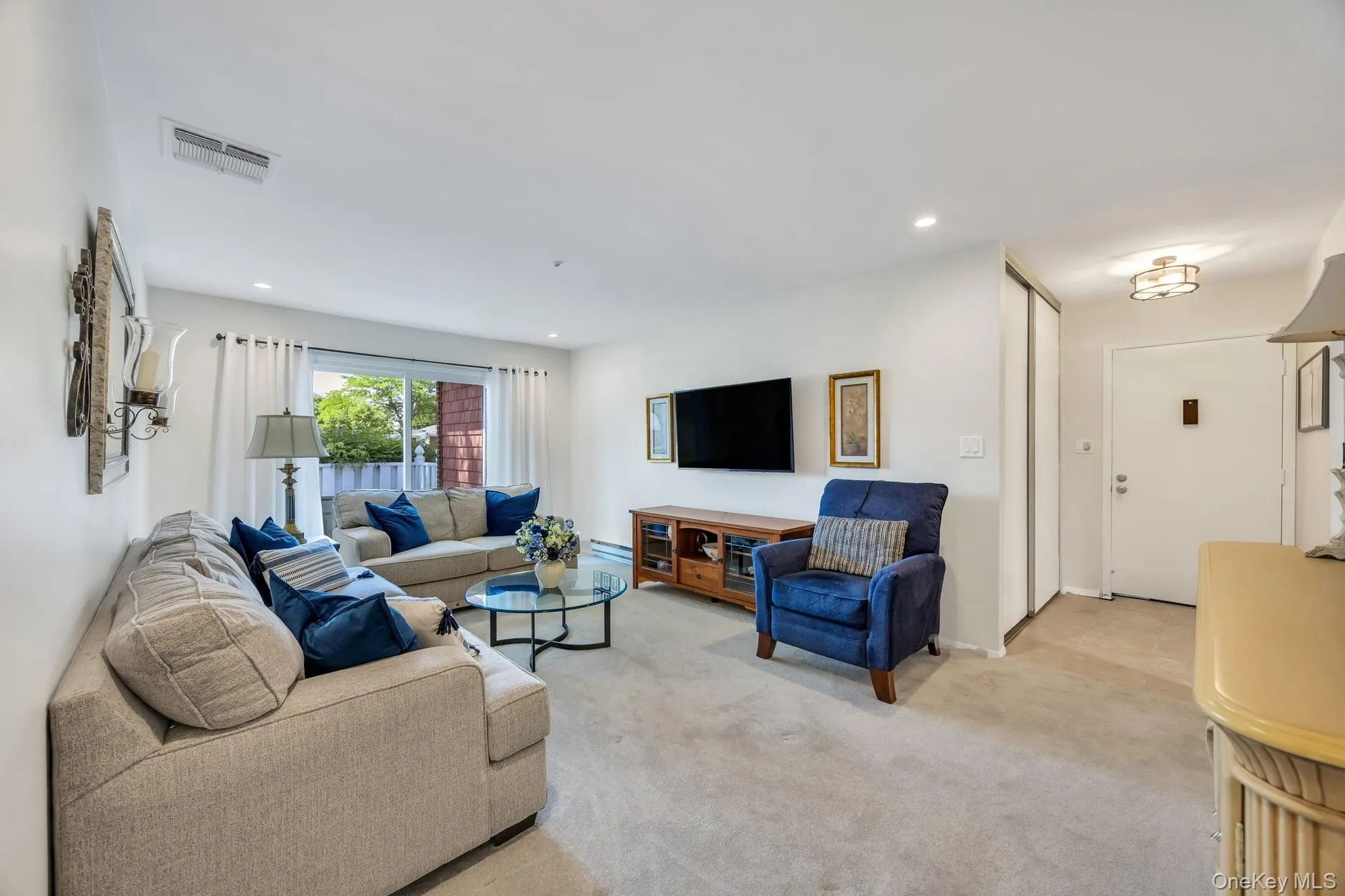 703 Drew Drive, Smithtown, NY, 1 Bedroom Bedrooms, 3 Rooms Rooms,1 BathroomBathrooms,Residential,For Rent,Drew,0,1012236 703 Drew Drive, Smithtown, NY, 1 Bedroom Bedrooms, 3 Rooms Rooms,1 BathroomBathrooms,Residential,For Rent,Drew,0,1012236