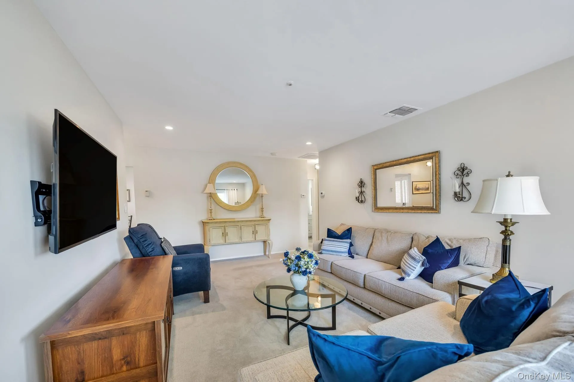 703 Drew Drive, Smithtown, NY, 1 Bedroom Bedrooms, 3 Rooms Rooms,1 BathroomBathrooms,Residential,For Rent,Drew,0,1012236 703 Drew Drive, Smithtown, NY, 1 Bedroom Bedrooms, 3 Rooms Rooms,1 BathroomBathrooms,Residential,For Rent,Drew,0,1012236
