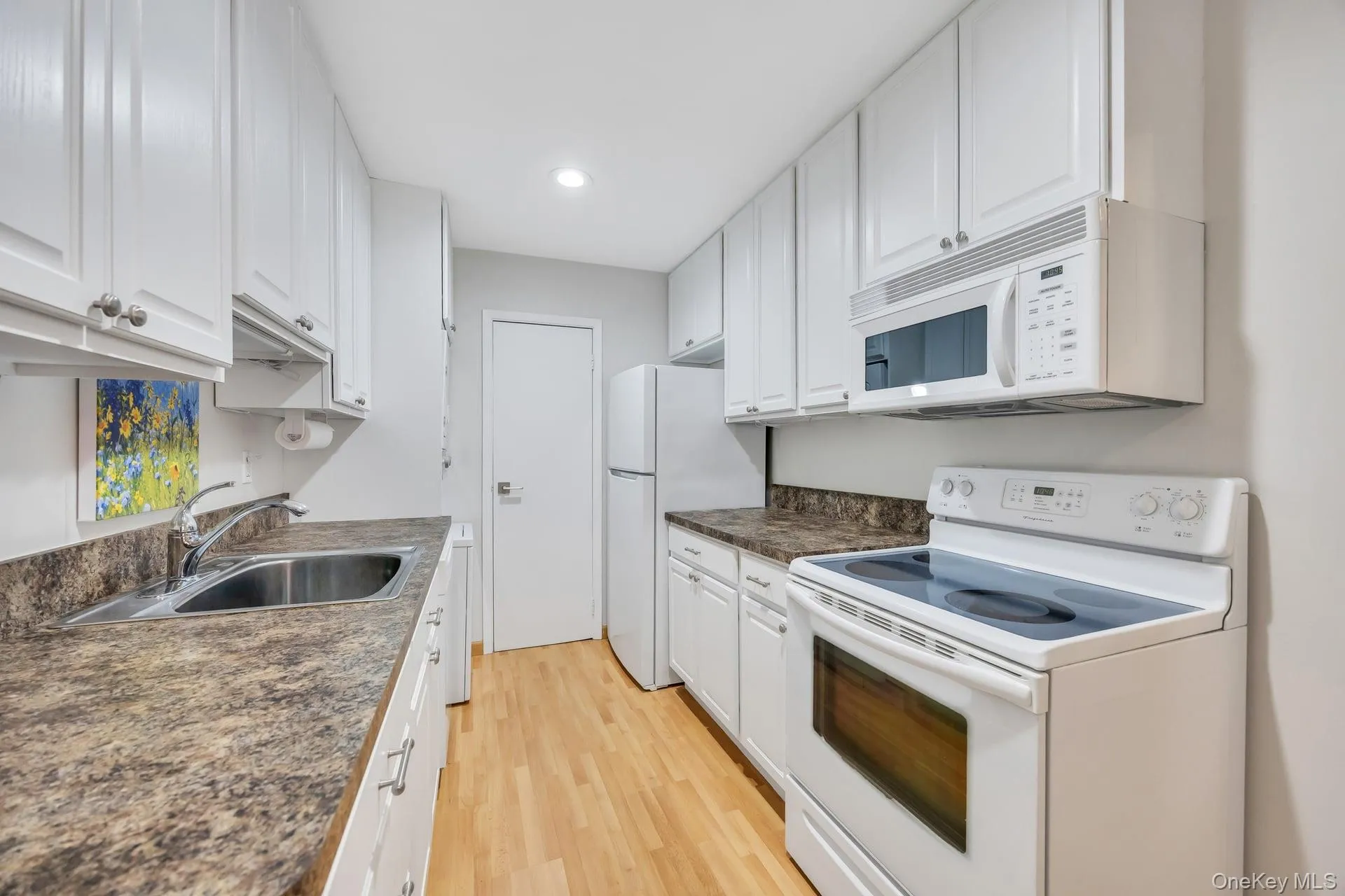 703 Drew Drive, Smithtown, NY, 1 Bedroom Bedrooms, 3 Rooms Rooms,1 BathroomBathrooms,Residential,For Rent,Drew,0,1012236 703 Drew Drive, Smithtown, NY, 1 Bedroom Bedrooms, 3 Rooms Rooms,1 BathroomBathrooms,Residential,For Rent,Drew,0,1012236