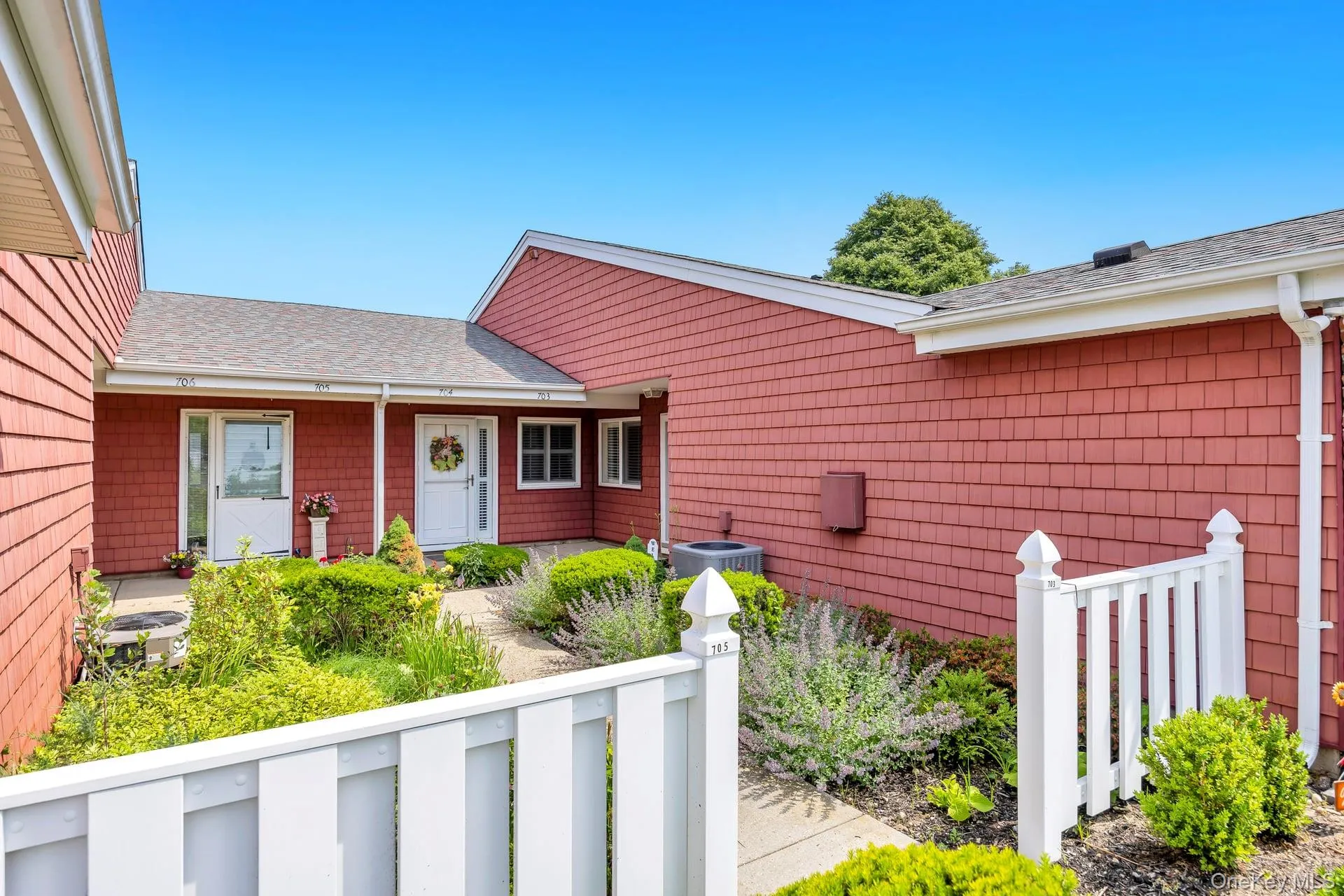 703 Drew Drive, Smithtown, NY, 1 Bedroom Bedrooms, 3 Rooms Rooms,1 BathroomBathrooms,Residential,For Rent,Drew,0,1012236 703 Drew Drive, Smithtown, NY, 1 Bedroom Bedrooms, 3 Rooms Rooms,1 BathroomBathrooms,Residential,For Rent,Drew,0,1012236