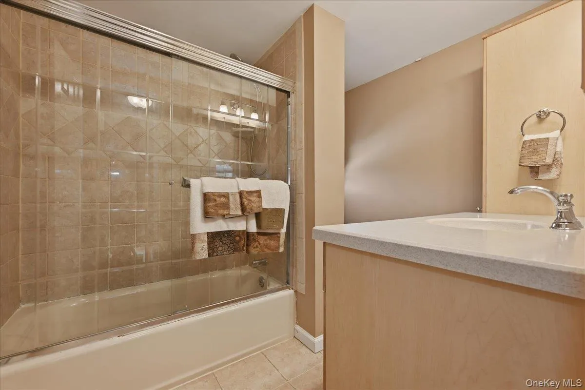 1022 White Birch Lane, Hempstead, NY, 4 Bedrooms Bedrooms, 7 Rooms Rooms,2 BathroomsBathrooms,Residential,For Rent,White Birch,0,1012239 1022 White Birch Lane, Hempstead, NY, 4 Bedrooms Bedrooms, 7 Rooms Rooms,2 BathroomsBathrooms,Residential,For Rent,White Birch,0,1012239