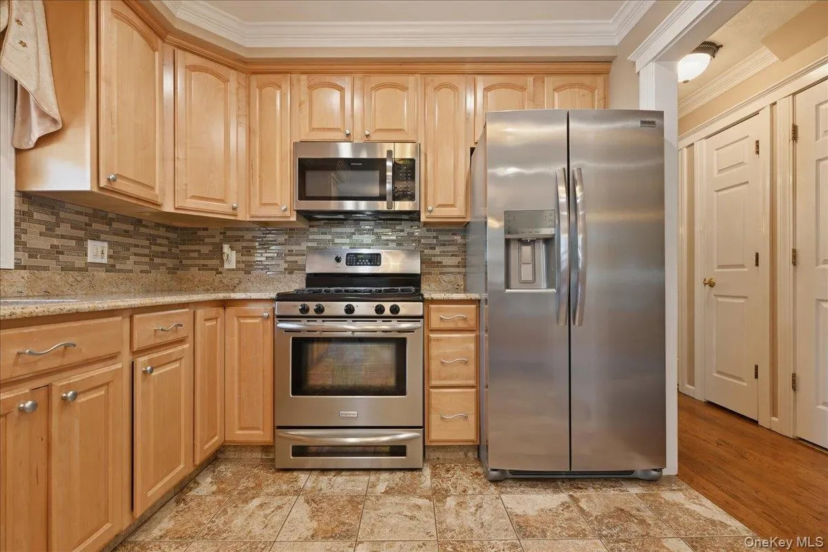 1022 White Birch Lane, Hempstead, NY, 4 Bedrooms Bedrooms, 7 Rooms Rooms,2 BathroomsBathrooms,Residential,For Rent,White Birch,0,1012239 1022 White Birch Lane, Hempstead, NY, 4 Bedrooms Bedrooms, 7 Rooms Rooms,2 BathroomsBathrooms,Residential,For Rent,White Birch,0,1012239