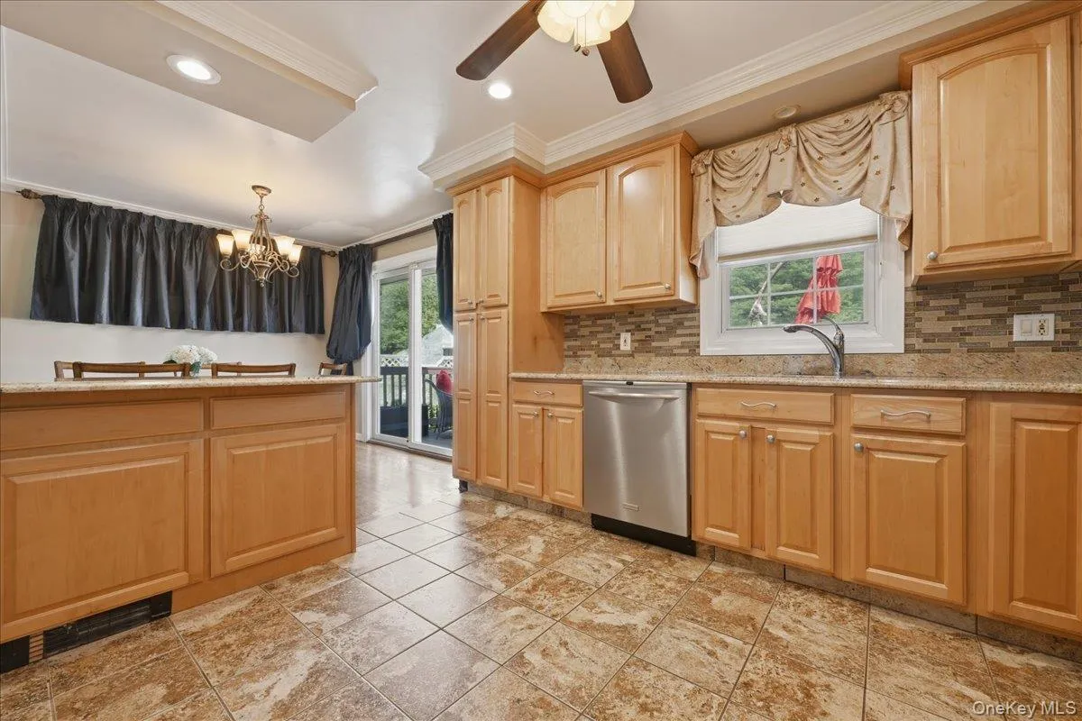 1022 White Birch Lane, Hempstead, NY, 4 Bedrooms Bedrooms, 7 Rooms Rooms,2 BathroomsBathrooms,Residential,For Rent,White Birch,0,1012239 1022 White Birch Lane, Hempstead, NY, 4 Bedrooms Bedrooms, 7 Rooms Rooms,2 BathroomsBathrooms,Residential,For Rent,White Birch,0,1012239