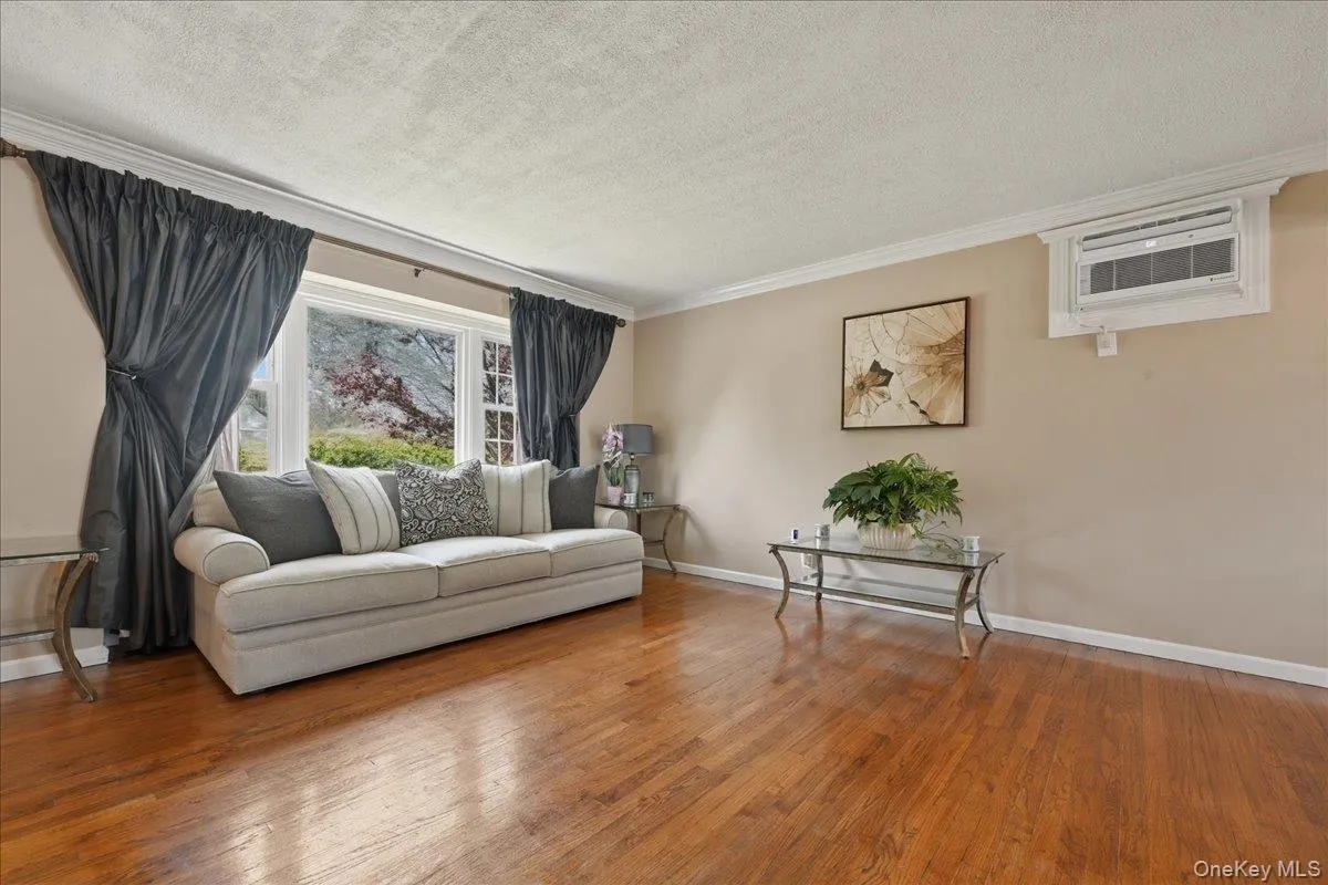 1022 White Birch Lane, Hempstead, NY, 4 Bedrooms Bedrooms, 7 Rooms Rooms,2 BathroomsBathrooms,Residential,For Rent,White Birch,0,1012239 1022 White Birch Lane, Hempstead, NY, 4 Bedrooms Bedrooms, 7 Rooms Rooms,2 BathroomsBathrooms,Residential,For Rent,White Birch,0,1012239