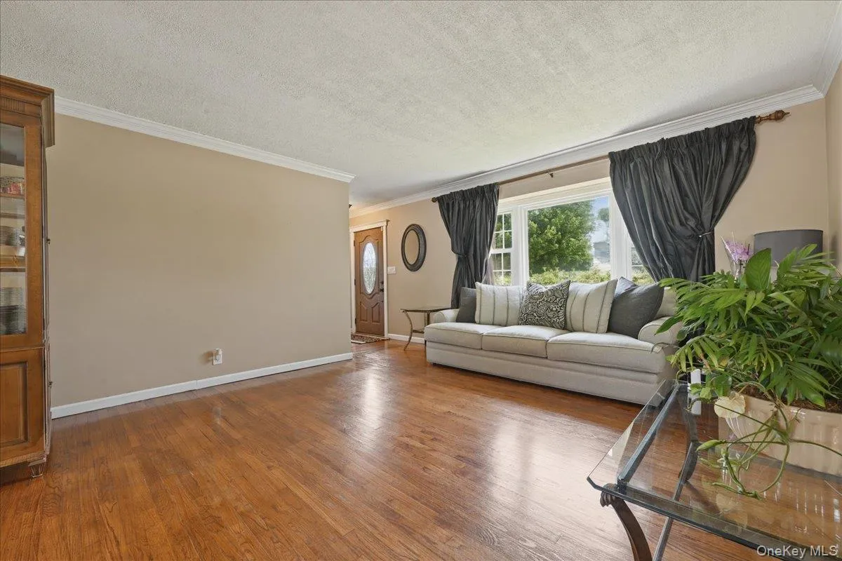 1022 White Birch Lane, Hempstead, NY, 4 Bedrooms Bedrooms, 7 Rooms Rooms,2 BathroomsBathrooms,Residential,For Rent,White Birch,0,1012239 1022 White Birch Lane, Hempstead, NY, 4 Bedrooms Bedrooms, 7 Rooms Rooms,2 BathroomsBathrooms,Residential,For Rent,White Birch,0,1012239