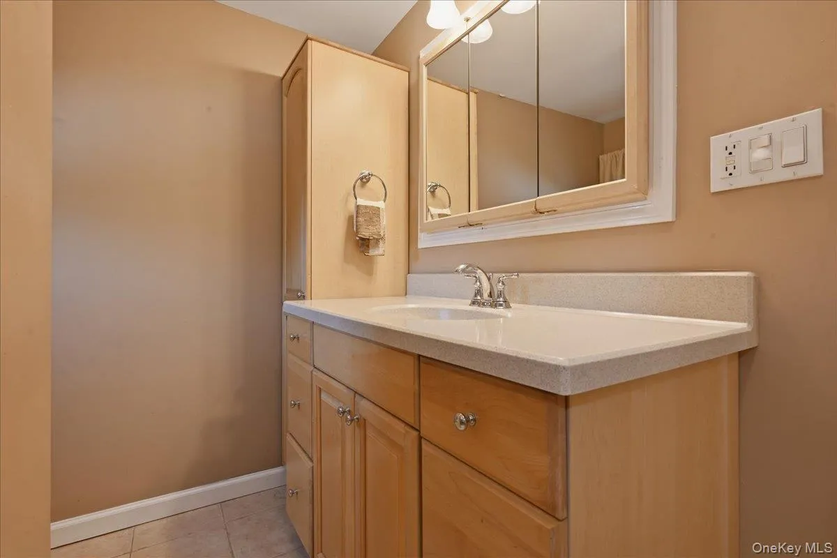 1022 White Birch Lane, Hempstead, NY, 4 Bedrooms Bedrooms, 7 Rooms Rooms,2 BathroomsBathrooms,Residential,For Rent,White Birch,0,1012239 1022 White Birch Lane, Hempstead, NY, 4 Bedrooms Bedrooms, 7 Rooms Rooms,2 BathroomsBathrooms,Residential,For Rent,White Birch,0,1012239