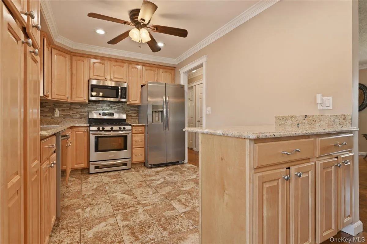 1022 White Birch Lane, Hempstead, NY, 4 Bedrooms Bedrooms, 7 Rooms Rooms,2 BathroomsBathrooms,Residential,For Rent,White Birch,0,1012239 1022 White Birch Lane, Hempstead, NY, 4 Bedrooms Bedrooms, 7 Rooms Rooms,2 BathroomsBathrooms,Residential,For Rent,White Birch,0,1012239