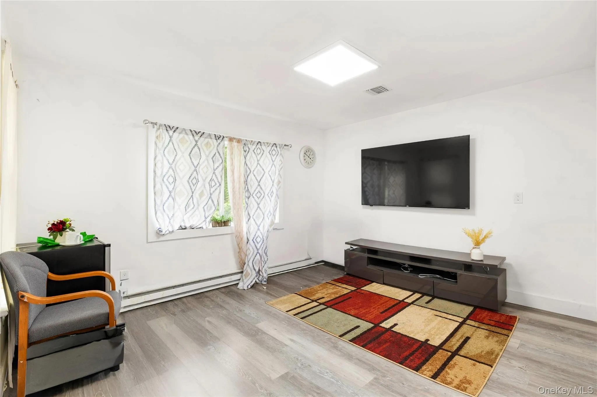 27 Prince Street, Thompson, NY, 4 Bedrooms Bedrooms, 7 Rooms Rooms,2 BathroomsBathrooms,Residential,For Rent,Prince,0,1012245 27 Prince Street, Thompson, NY, 4 Bedrooms Bedrooms, 7 Rooms Rooms,2 BathroomsBathrooms,Residential,For Rent,Prince,0,1012245
