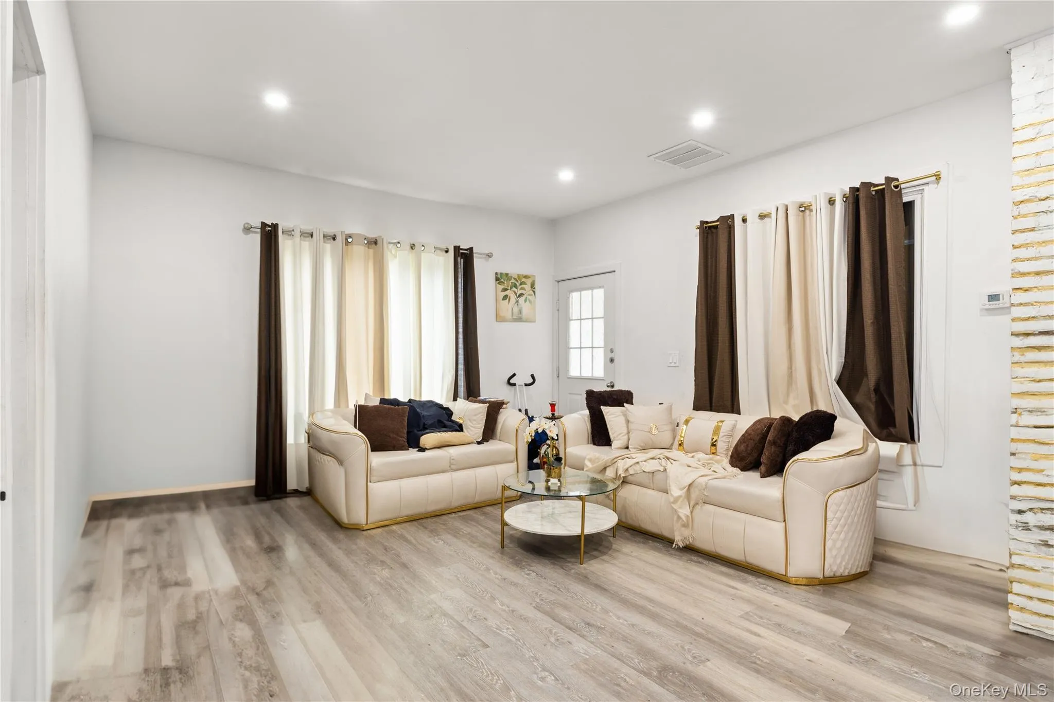 27 Prince Street, Thompson, NY, 4 Bedrooms Bedrooms, 7 Rooms Rooms,2 BathroomsBathrooms,Residential,For Rent,Prince,0,1012245 27 Prince Street, Thompson, NY, 4 Bedrooms Bedrooms, 7 Rooms Rooms,2 BathroomsBathrooms,Residential,For Rent,Prince,0,1012245
