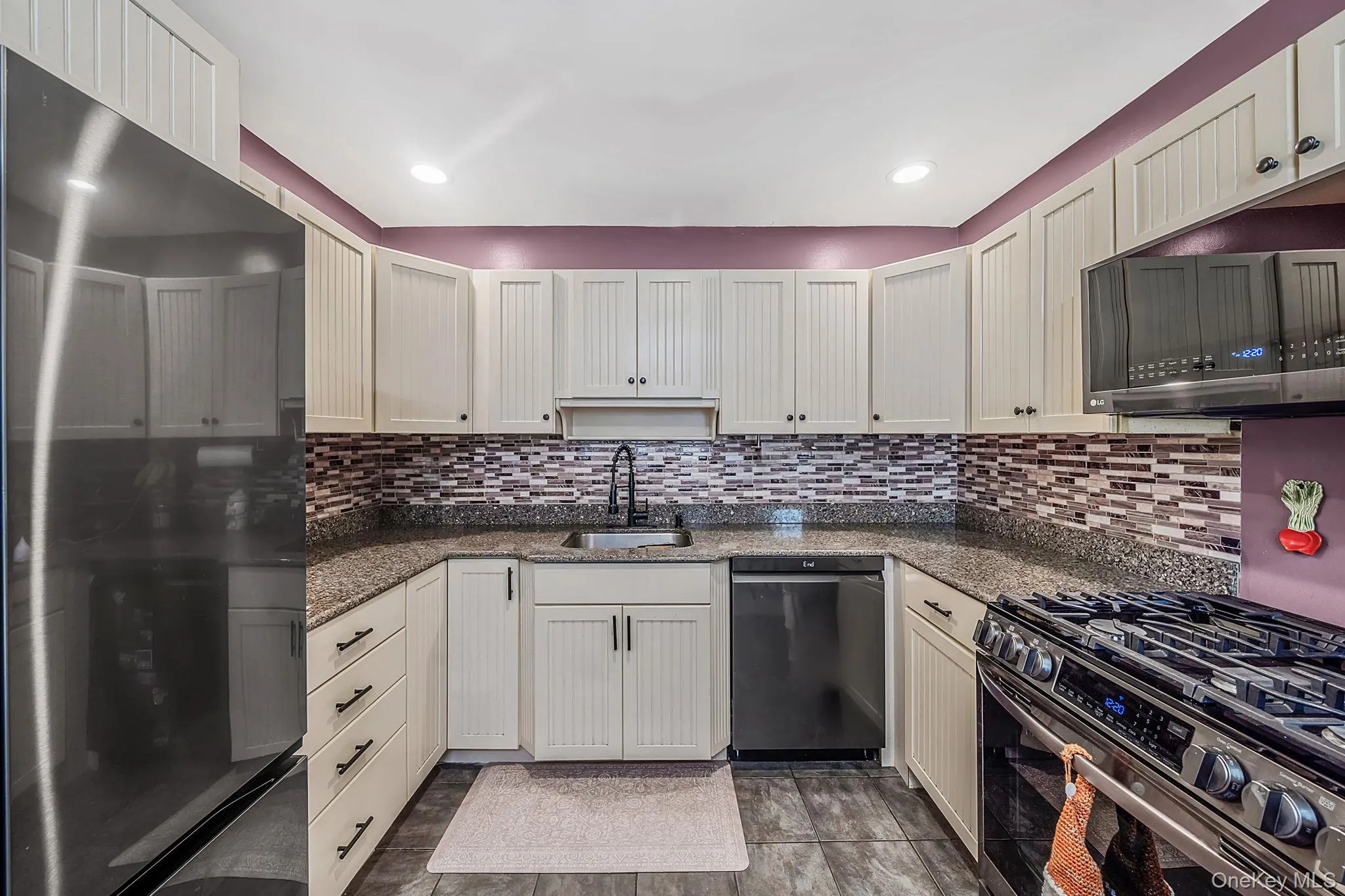 515 Picasso Way, Brookhaven, NY, 2 Bedrooms Bedrooms, 6 Rooms Rooms,1 BathroomBathrooms,Residential,For Rent,Picasso,0,1012247 515 Picasso Way, Brookhaven, NY, 2 Bedrooms Bedrooms, 6 Rooms Rooms,1 BathroomBathrooms,Residential,For Rent,Picasso,0,1012247