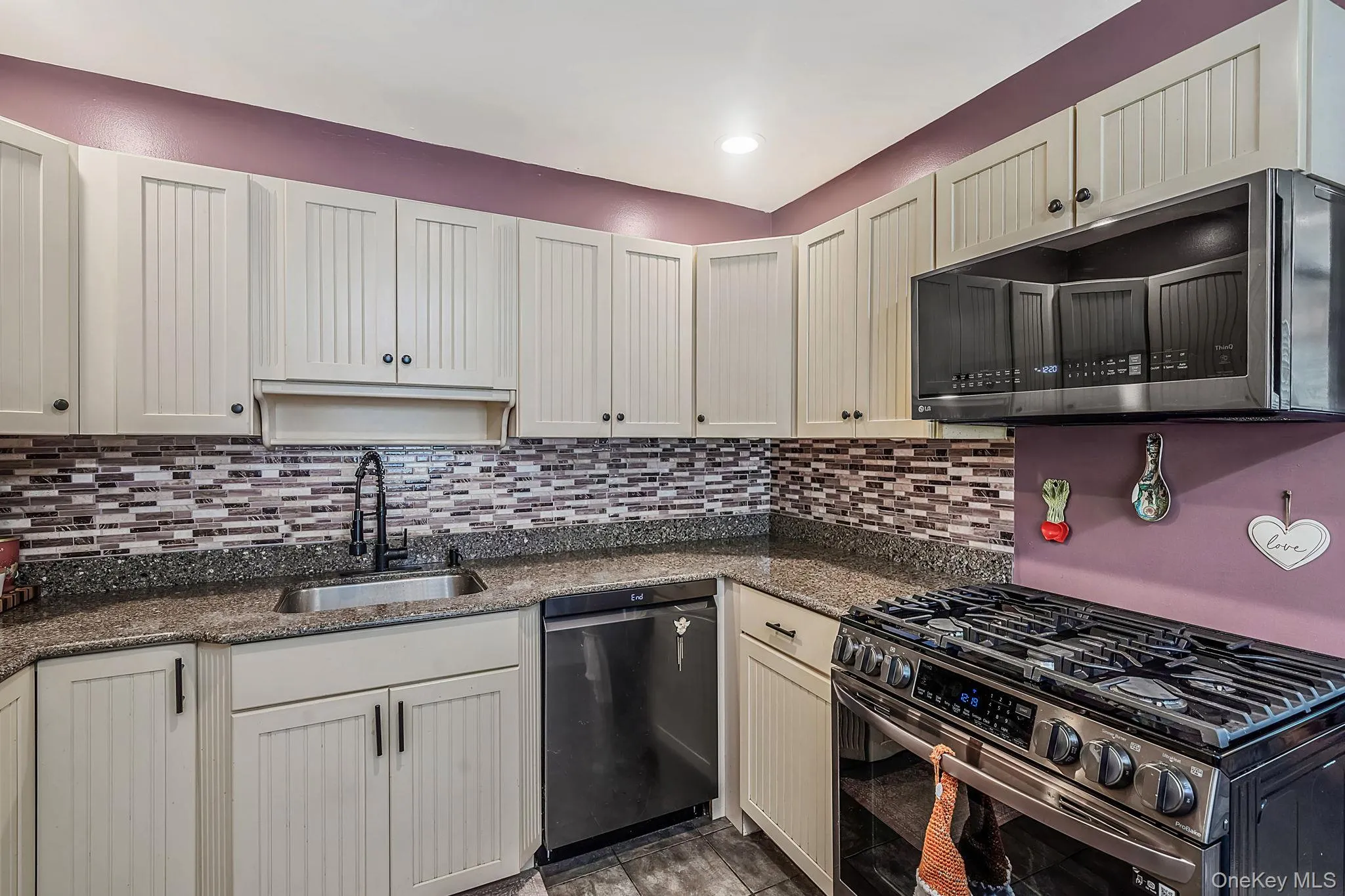 515 Picasso Way, Brookhaven, NY, 2 Bedrooms Bedrooms, 6 Rooms Rooms,1 BathroomBathrooms,Residential,For Rent,Picasso,0,1012247 515 Picasso Way, Brookhaven, NY, 2 Bedrooms Bedrooms, 6 Rooms Rooms,1 BathroomBathrooms,Residential,For Rent,Picasso,0,1012247