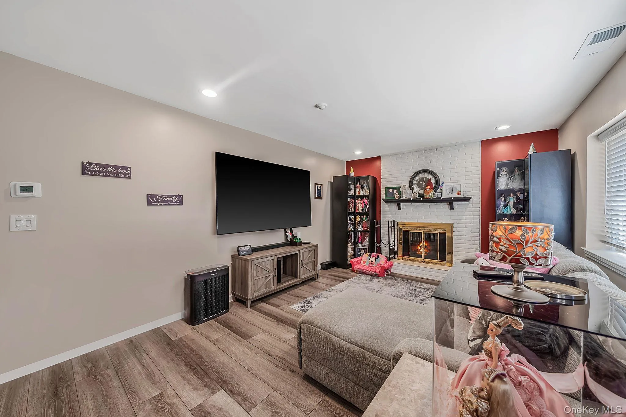 515 Picasso Way, Brookhaven, NY, 2 Bedrooms Bedrooms, 6 Rooms Rooms,1 BathroomBathrooms,Residential,For Rent,Picasso,0,1012247 515 Picasso Way, Brookhaven, NY, 2 Bedrooms Bedrooms, 6 Rooms Rooms,1 BathroomBathrooms,Residential,For Rent,Picasso,0,1012247