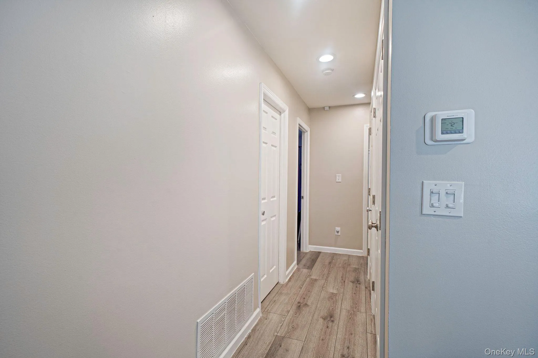 515 Picasso Way, Brookhaven, NY, 2 Bedrooms Bedrooms, 6 Rooms Rooms,1 BathroomBathrooms,Residential,For Rent,Picasso,0,1012247 515 Picasso Way, Brookhaven, NY, 2 Bedrooms Bedrooms, 6 Rooms Rooms,1 BathroomBathrooms,Residential,For Rent,Picasso,0,1012247