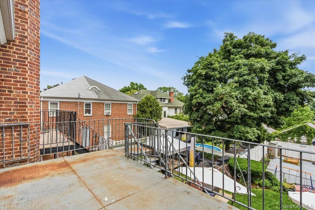 207-10 42nd Avenue, New York, NY, 2 Bedrooms Bedrooms, 5 Rooms Rooms,2 BathroomsBathrooms,Residential Lease,For Rent,42nd,0,1012249 207-10 42nd Avenue, New York, NY, 2 Bedrooms Bedrooms, 5 Rooms Rooms,2 BathroomsBathrooms,Residential Lease,For Rent,42nd,0,1012249