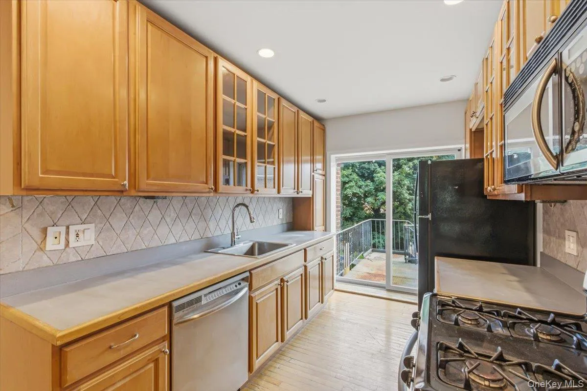 207-10 42nd Avenue, New York, NY, 2 Bedrooms Bedrooms, 5 Rooms Rooms,2 BathroomsBathrooms,Residential Lease,For Rent,42nd,0,1012249 207-10 42nd Avenue, New York, NY, 2 Bedrooms Bedrooms, 5 Rooms Rooms,2 BathroomsBathrooms,Residential Lease,For Rent,42nd,0,1012249