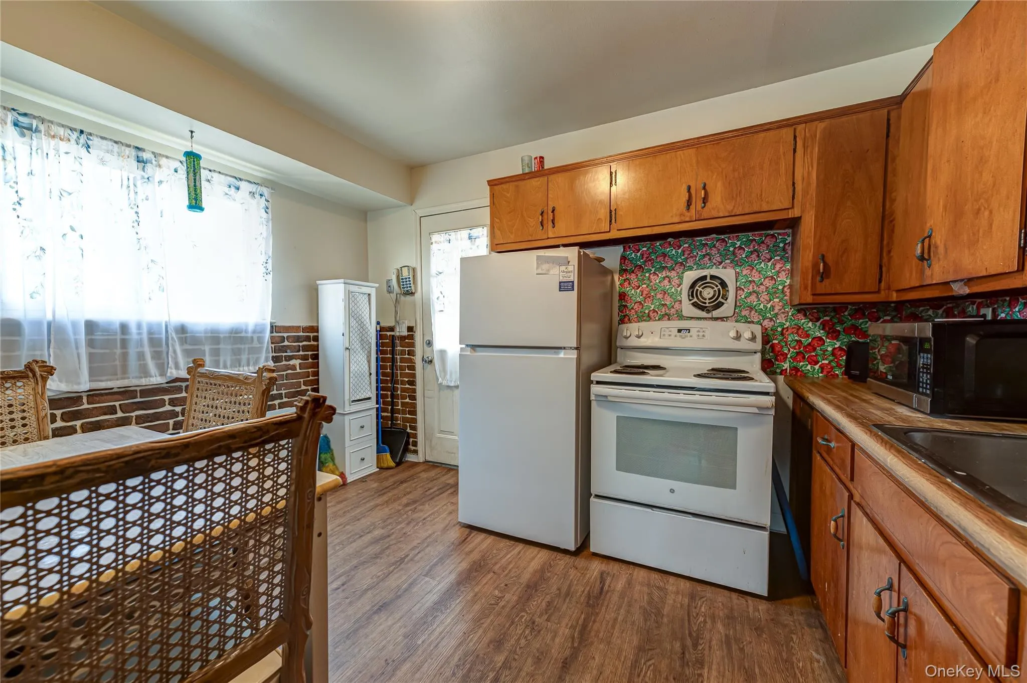 Can open wall into dining room Can open wall into dining room