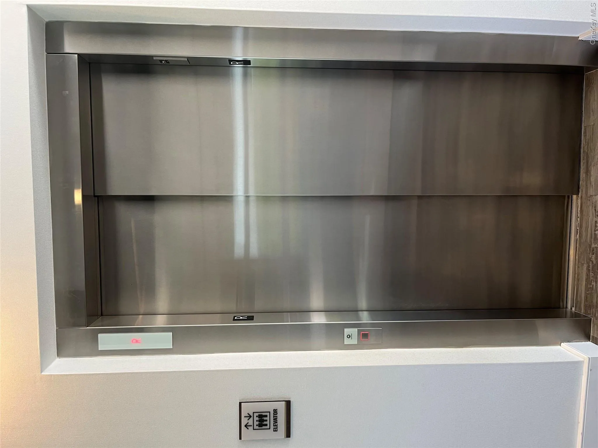 Elevator Elevator