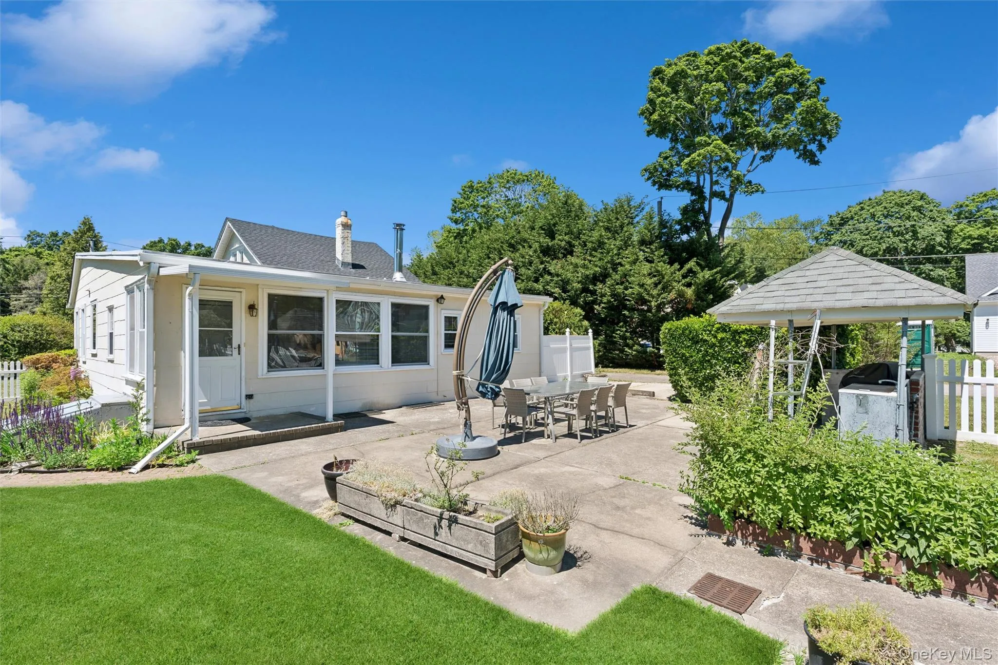 9 7th Street, Riverhead, NY, 3 Bedrooms Bedrooms, 7 Rooms Rooms,2 BathroomsBathrooms,Residential,For Rent,7th,0,1012260 9 7th Street, Riverhead, NY, 3 Bedrooms Bedrooms, 7 Rooms Rooms,2 BathroomsBathrooms,Residential,For Rent,7th,0,1012260