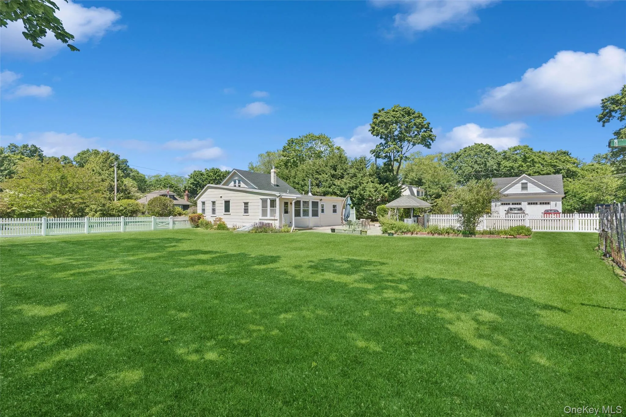 9 7th Street, Riverhead, NY, 3 Bedrooms Bedrooms, 7 Rooms Rooms,2 BathroomsBathrooms,Residential,For Rent,7th,0,1012260 9 7th Street, Riverhead, NY, 3 Bedrooms Bedrooms, 7 Rooms Rooms,2 BathroomsBathrooms,Residential,For Rent,7th,0,1012260