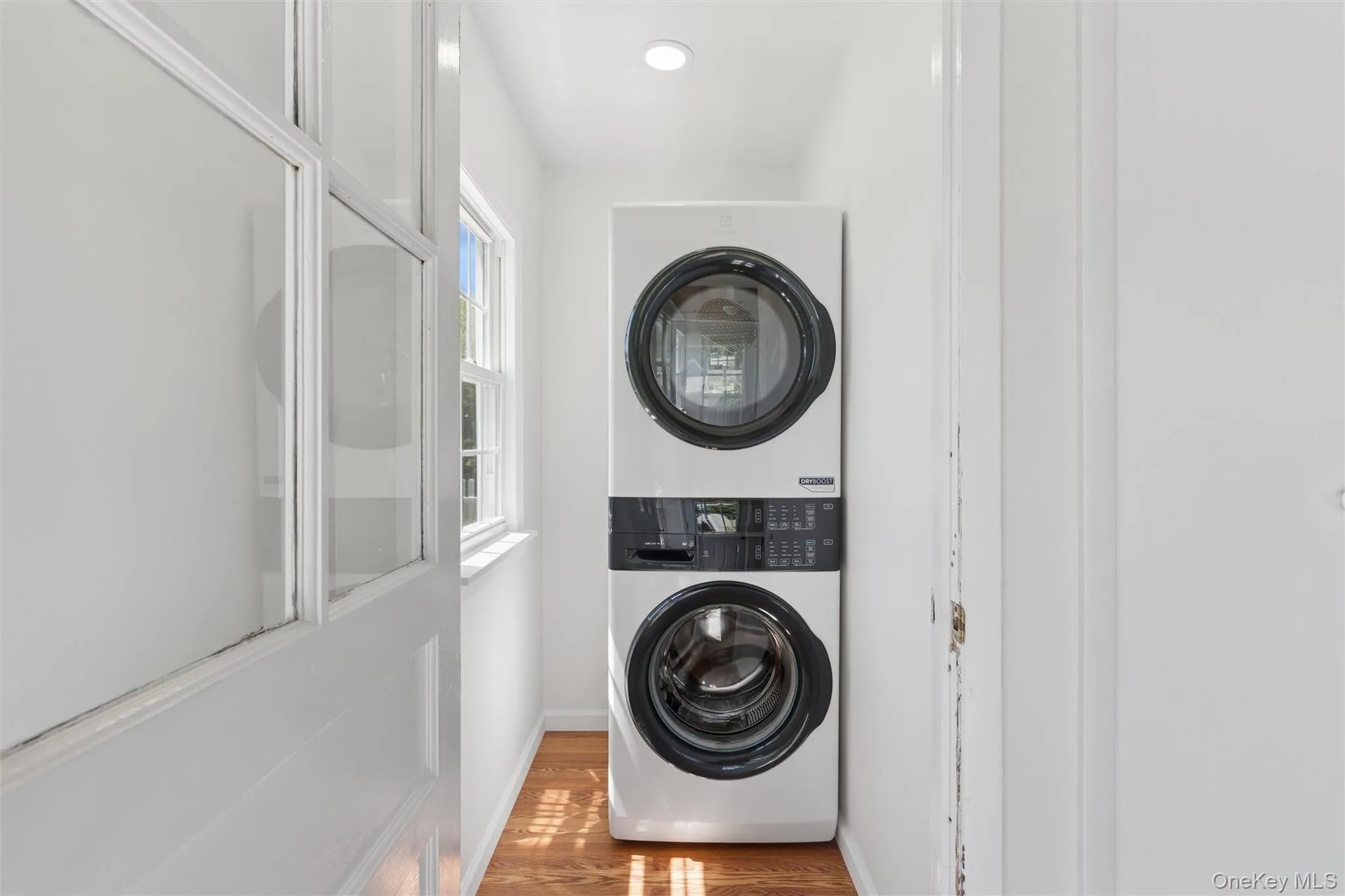 9 7th Street, Riverhead, NY, 3 Bedrooms Bedrooms, 7 Rooms Rooms,2 BathroomsBathrooms,Residential,For Rent,7th,0,1012260 9 7th Street, Riverhead, NY, 3 Bedrooms Bedrooms, 7 Rooms Rooms,2 BathroomsBathrooms,Residential,For Rent,7th,0,1012260
