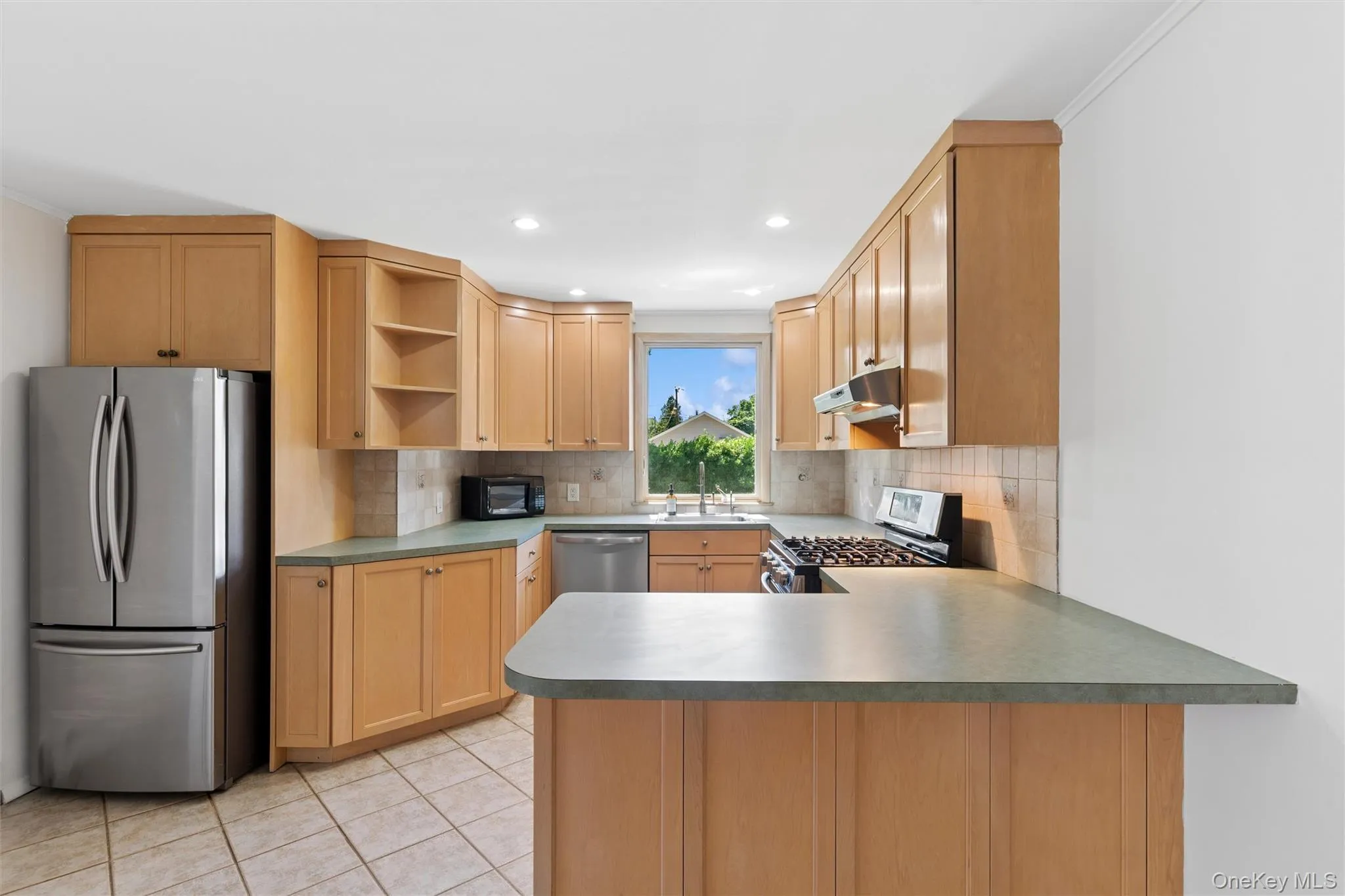 9 7th Street, Riverhead, NY, 3 Bedrooms Bedrooms, 7 Rooms Rooms,2 BathroomsBathrooms,Residential,For Rent,7th,0,1012260 9 7th Street, Riverhead, NY, 3 Bedrooms Bedrooms, 7 Rooms Rooms,2 BathroomsBathrooms,Residential,For Rent,7th,0,1012260