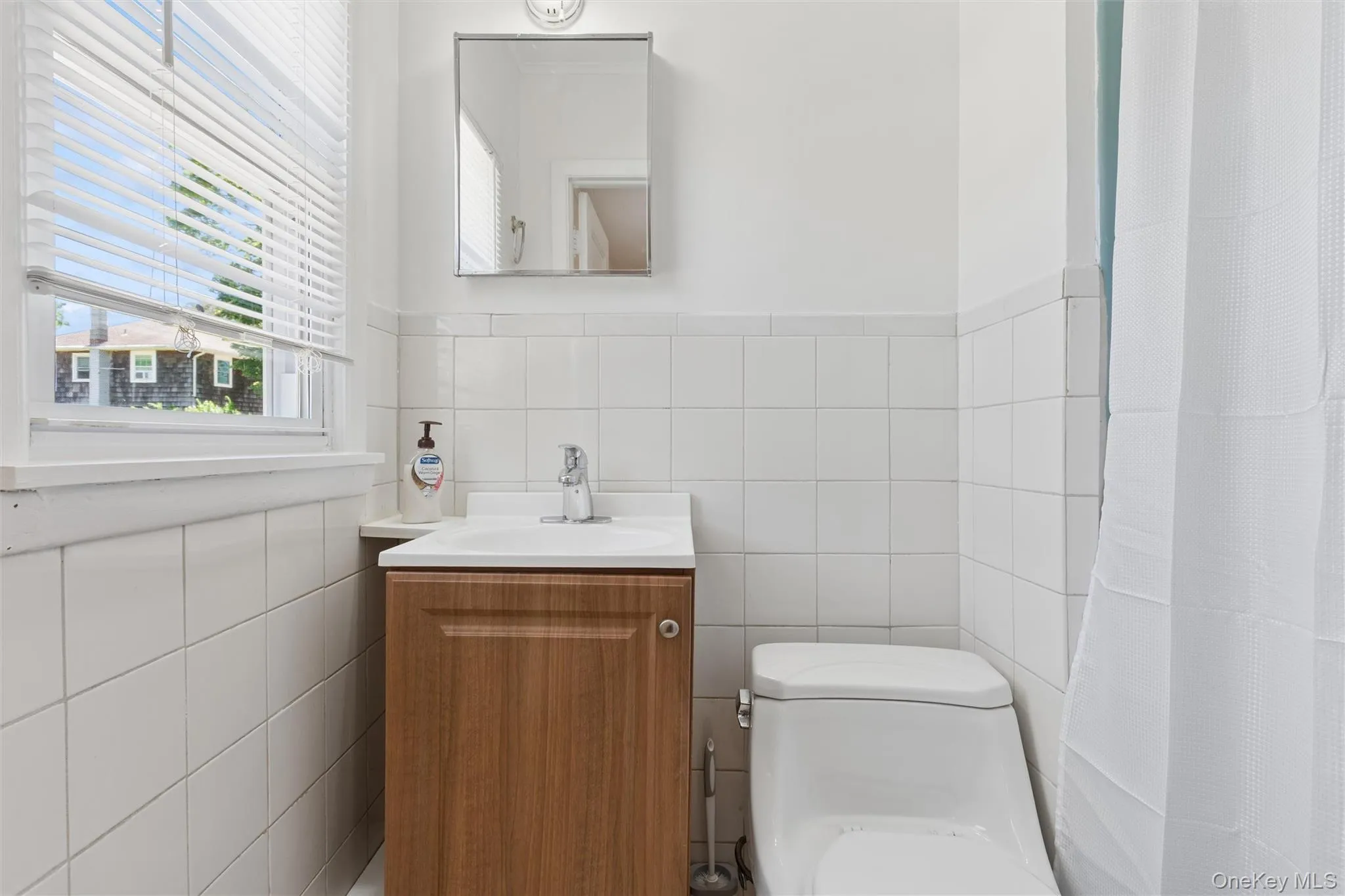 9 7th Street, Riverhead, NY, 3 Bedrooms Bedrooms, 7 Rooms Rooms,2 BathroomsBathrooms,Residential,For Rent,7th,0,1012260 9 7th Street, Riverhead, NY, 3 Bedrooms Bedrooms, 7 Rooms Rooms,2 BathroomsBathrooms,Residential,For Rent,7th,0,1012260