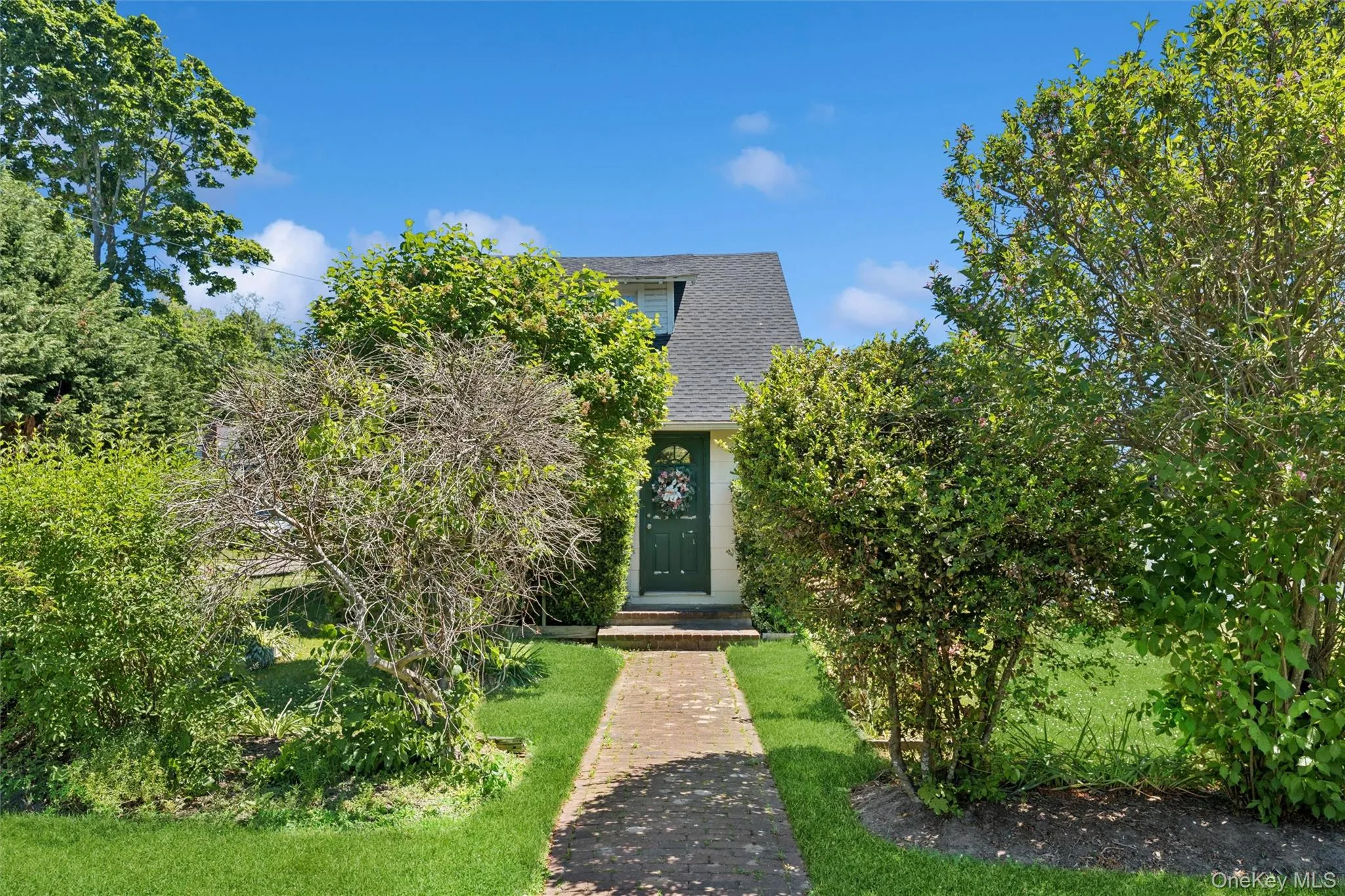 9 7th Street, Riverhead, NY, 3 Bedrooms Bedrooms, 7 Rooms Rooms,2 BathroomsBathrooms,Residential,For Rent,7th,0,1012260 9 7th Street, Riverhead, NY, 3 Bedrooms Bedrooms, 7 Rooms Rooms,2 BathroomsBathrooms,Residential,For Rent,7th,0,1012260
