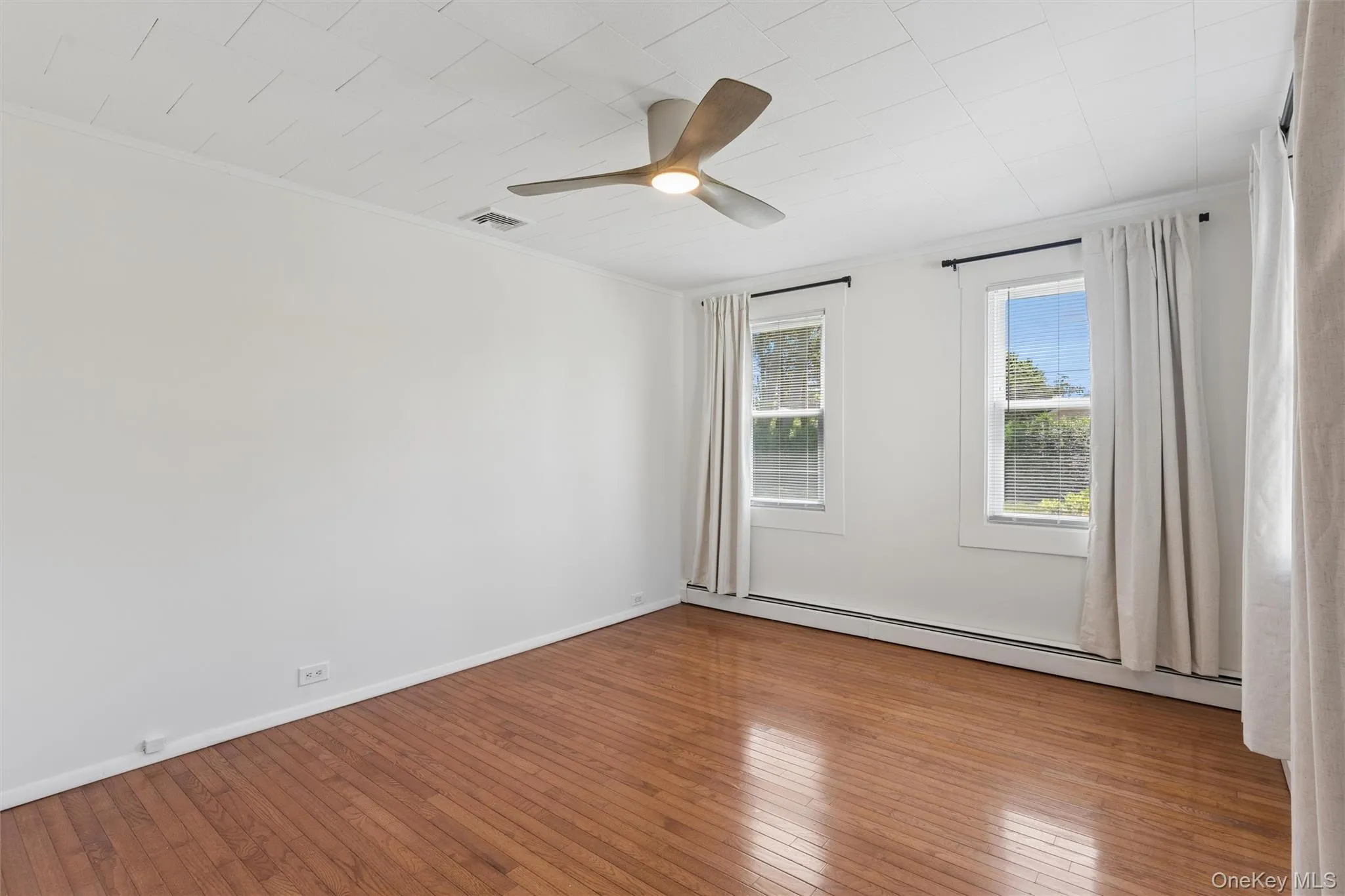 9 7th Street, Riverhead, NY, 3 Bedrooms Bedrooms, 7 Rooms Rooms,2 BathroomsBathrooms,Residential,For Rent,7th,0,1012260 9 7th Street, Riverhead, NY, 3 Bedrooms Bedrooms, 7 Rooms Rooms,2 BathroomsBathrooms,Residential,For Rent,7th,0,1012260