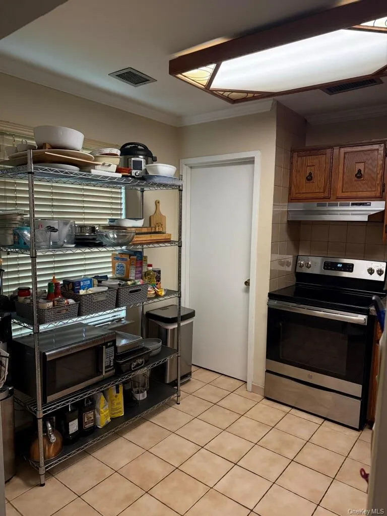 380 Clubhouse Court, Brookhaven, NY, 2 Bedrooms Bedrooms, 5 Rooms Rooms,2 BathroomsBathrooms,Residential Lease,For Rent,Clubhouse,0,1012261 380 Clubhouse Court, Brookhaven, NY, 2 Bedrooms Bedrooms, 5 Rooms Rooms,2 BathroomsBathrooms,Residential Lease,For Rent,Clubhouse,0,1012261