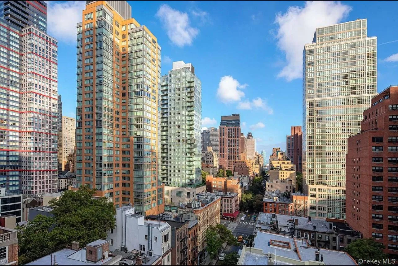 224 52nd Street, New York, NY, 1 Bedroom Bedrooms, 2 Rooms Rooms,1 BathroomBathrooms,Residential,For Rent,52nd,0,1012262 224 52nd Street, New York, NY, 1 Bedroom Bedrooms, 2 Rooms Rooms,1 BathroomBathrooms,Residential,For Rent,52nd,0,1012262