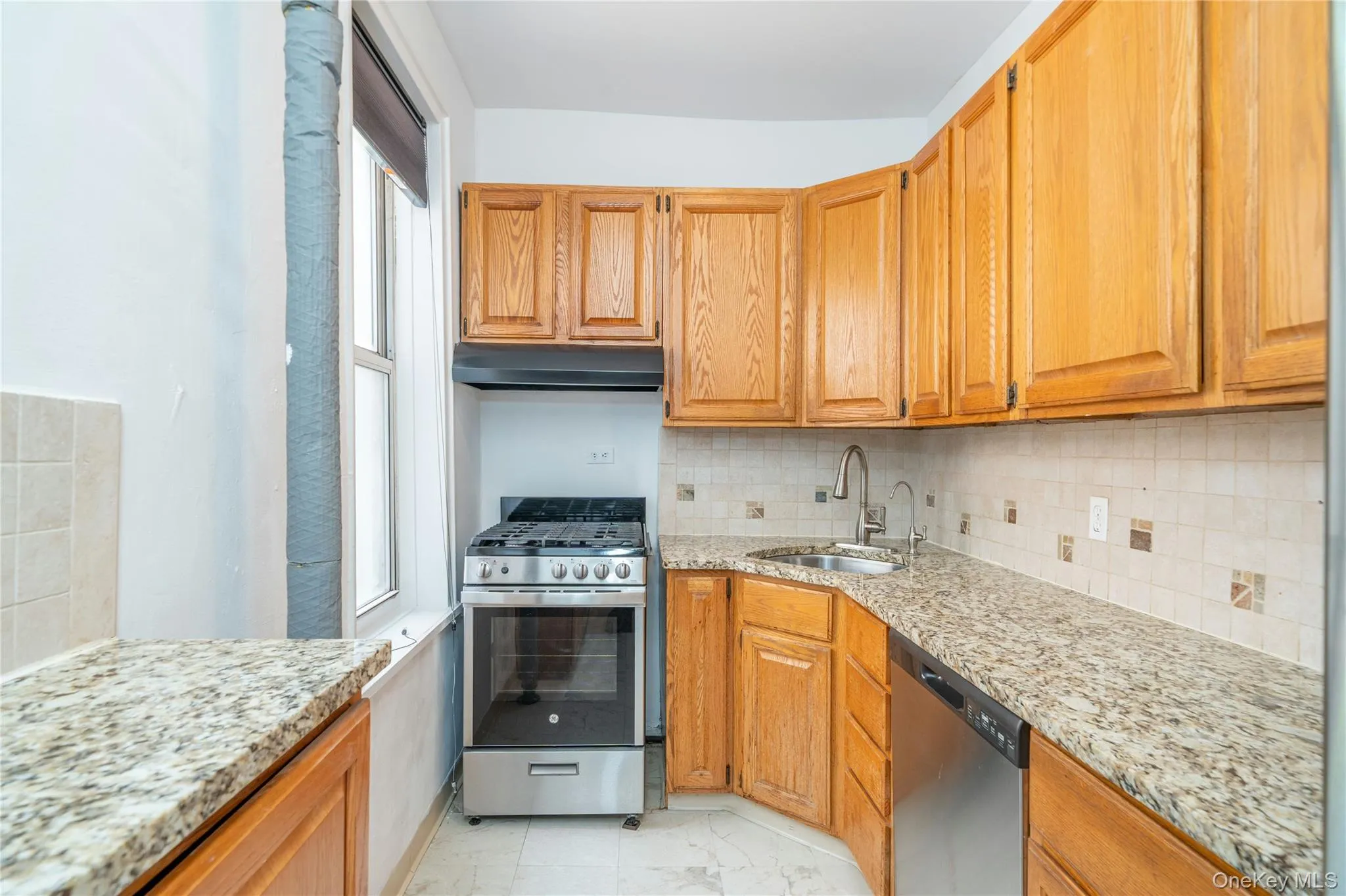 511 232nd Street, New York, NY, 2 Bedrooms Bedrooms, 4 Rooms Rooms,1 BathroomBathrooms,Residential,For Rent,232nd,0,1012269 511 232nd Street, New York, NY, 2 Bedrooms Bedrooms, 4 Rooms Rooms,1 BathroomBathrooms,Residential,For Rent,232nd,0,1012269