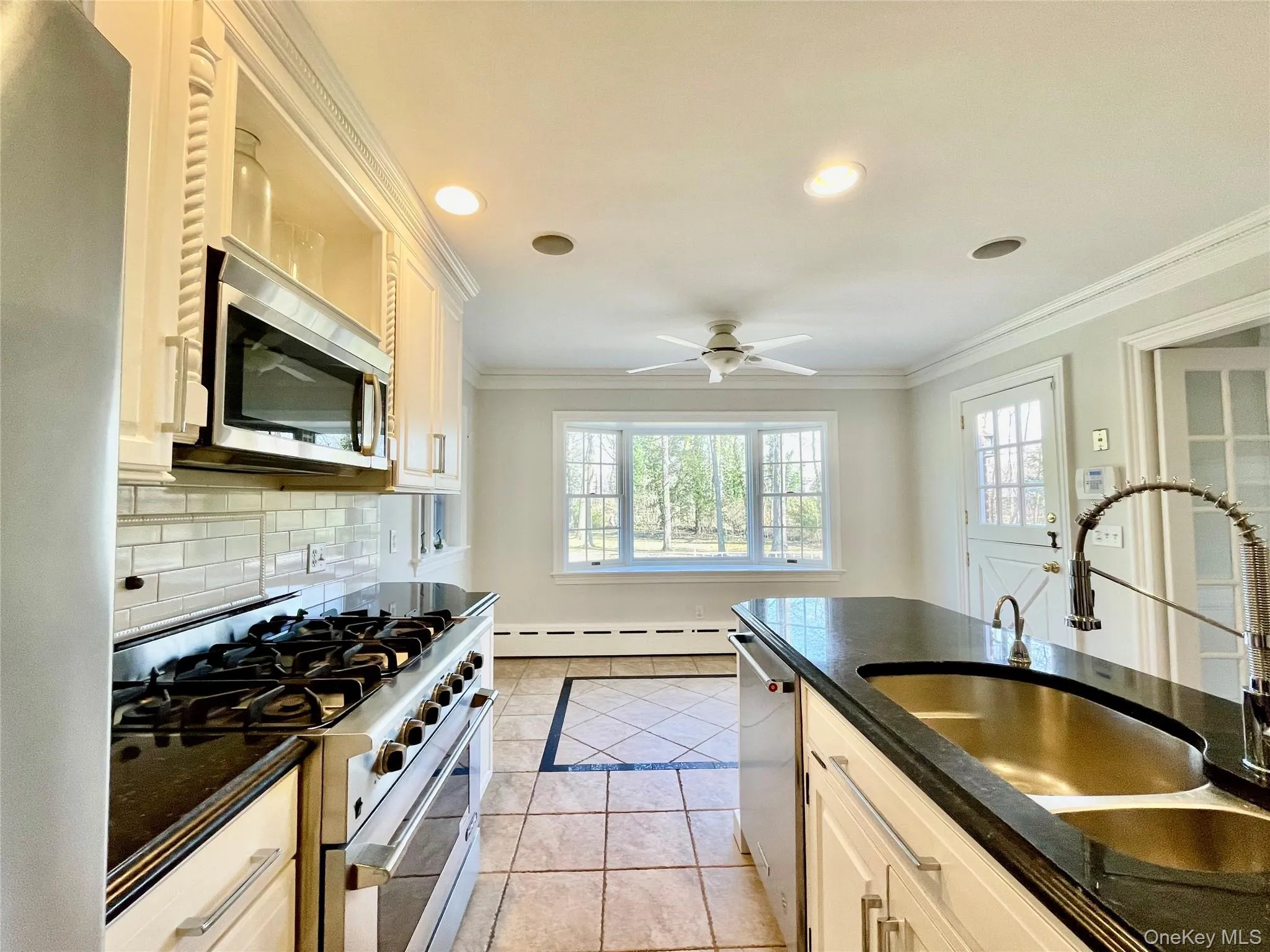 43 Glen Way, Huntington, NY, 4 Bedrooms Bedrooms, 7 Rooms Rooms,3 BathroomsBathrooms,Residential Lease,For Rent,Glen,0,1012278 43 Glen Way, Huntington, NY, 4 Bedrooms Bedrooms, 7 Rooms Rooms,3 BathroomsBathrooms,Residential Lease,For Rent,Glen,0,1012278