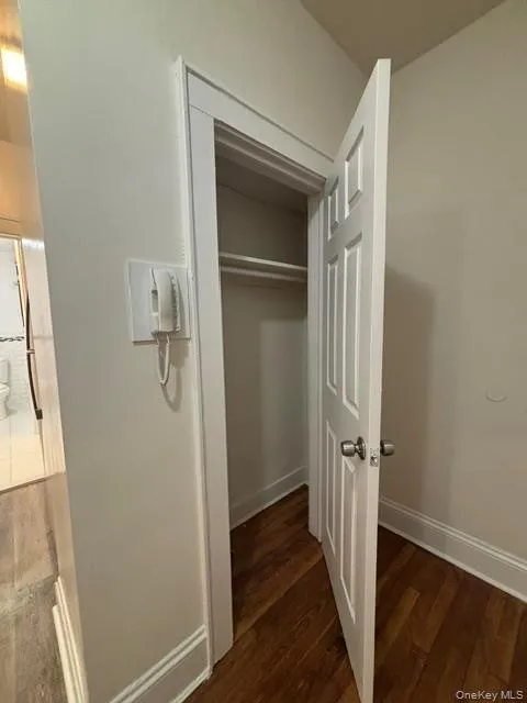 28 Neck Road, Huntington, NY, 1 Bedroom Bedrooms, 3 Rooms Rooms,1 BathroomBathrooms,Residential Lease,For Rent,Neck,0,1012279 28 Neck Road, Huntington, NY, 1 Bedroom Bedrooms, 3 Rooms Rooms,1 BathroomBathrooms,Residential Lease,For Rent,Neck,0,1012279