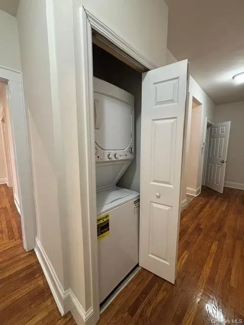 28 Neck Road, Huntington, NY, 1 Bedroom Bedrooms, 3 Rooms Rooms,1 BathroomBathrooms,Residential Lease,For Rent,Neck,0,1012279 28 Neck Road, Huntington, NY, 1 Bedroom Bedrooms, 3 Rooms Rooms,1 BathroomBathrooms,Residential Lease,For Rent,Neck,0,1012279