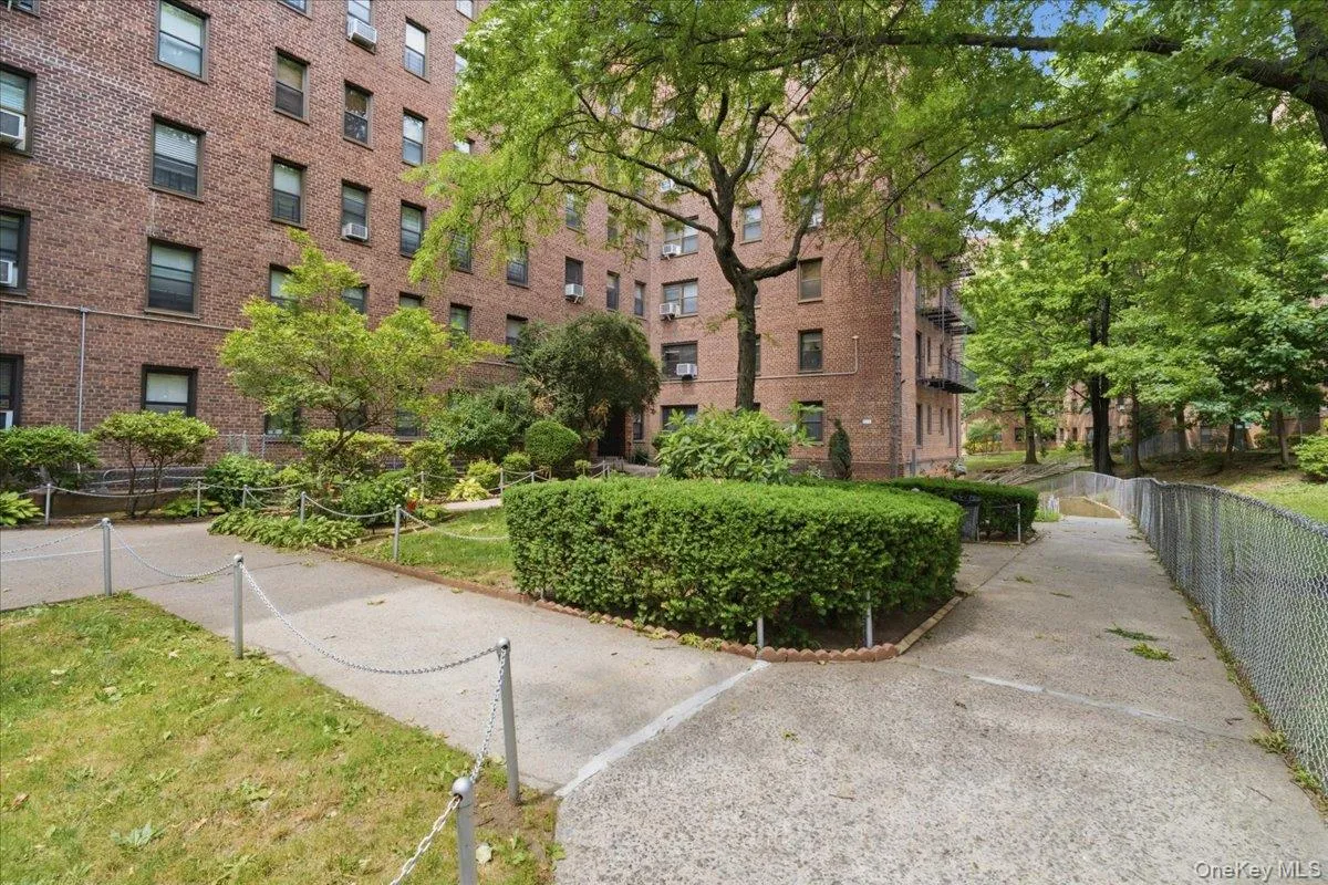 62-19 53rd Avenue, New York, NY, 2 Bedrooms Bedrooms, 5 Rooms Rooms,1 BathroomBathrooms,Residential,For Rent,53rd,0,1012281 62-19 53rd Avenue, New York, NY, 2 Bedrooms Bedrooms, 5 Rooms Rooms,1 BathroomBathrooms,Residential,For Rent,53rd,0,1012281