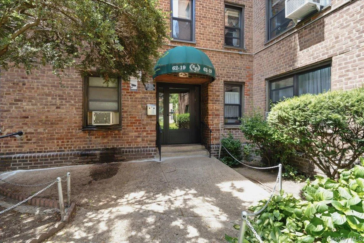 62-19 53rd Avenue, New York, NY, 2 Bedrooms Bedrooms, 5 Rooms Rooms,1 BathroomBathrooms,Residential,For Rent,53rd,0,1012281 62-19 53rd Avenue, New York, NY, 2 Bedrooms Bedrooms, 5 Rooms Rooms,1 BathroomBathrooms,Residential,For Rent,53rd,0,1012281