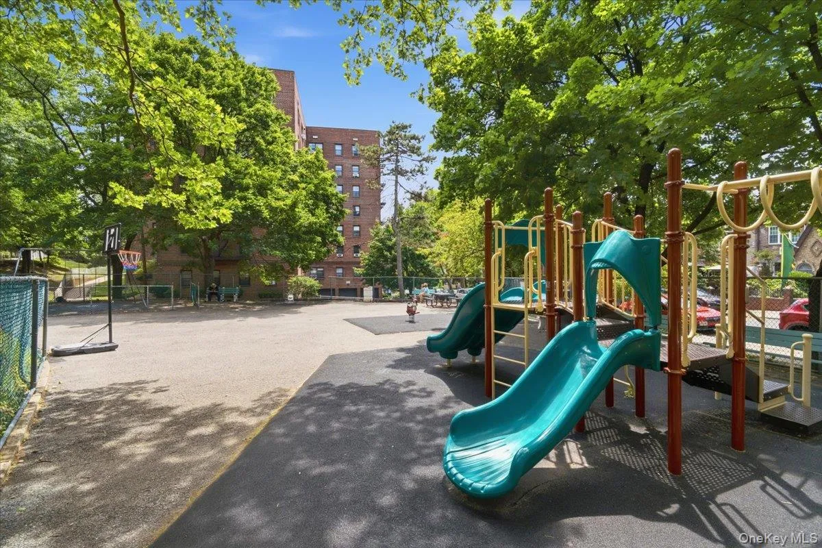 62-19 53rd Avenue, New York, NY, 2 Bedrooms Bedrooms, 5 Rooms Rooms,1 BathroomBathrooms,Residential,For Rent,53rd,0,1012281 62-19 53rd Avenue, New York, NY, 2 Bedrooms Bedrooms, 5 Rooms Rooms,1 BathroomBathrooms,Residential,For Rent,53rd,0,1012281