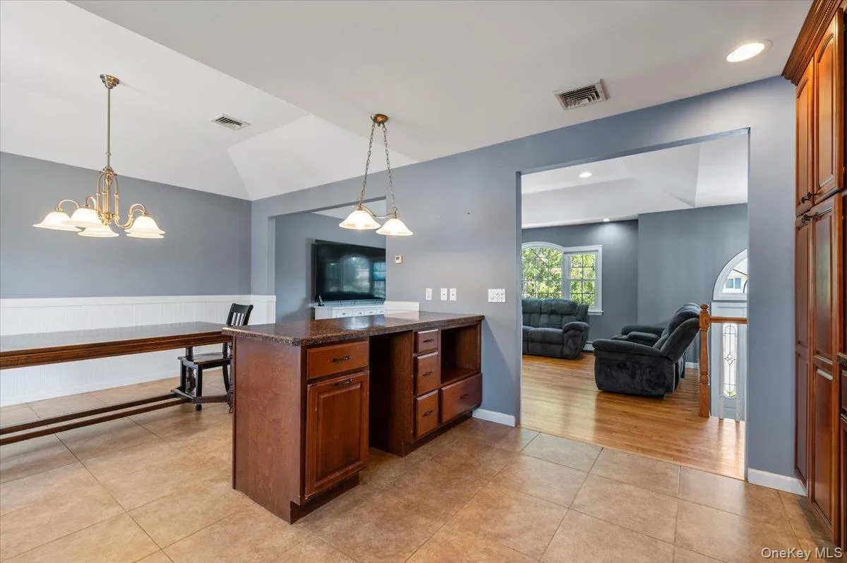16 Taft Avenue, Oyster Bay, NY, 5 Bedrooms Bedrooms, 11 Rooms Rooms,3 BathroomsBathrooms,Residential,For Rent,Taft,0,1012292 16 Taft Avenue, Oyster Bay, NY, 5 Bedrooms Bedrooms, 11 Rooms Rooms,3 BathroomsBathrooms,Residential,For Rent,Taft,0,1012292