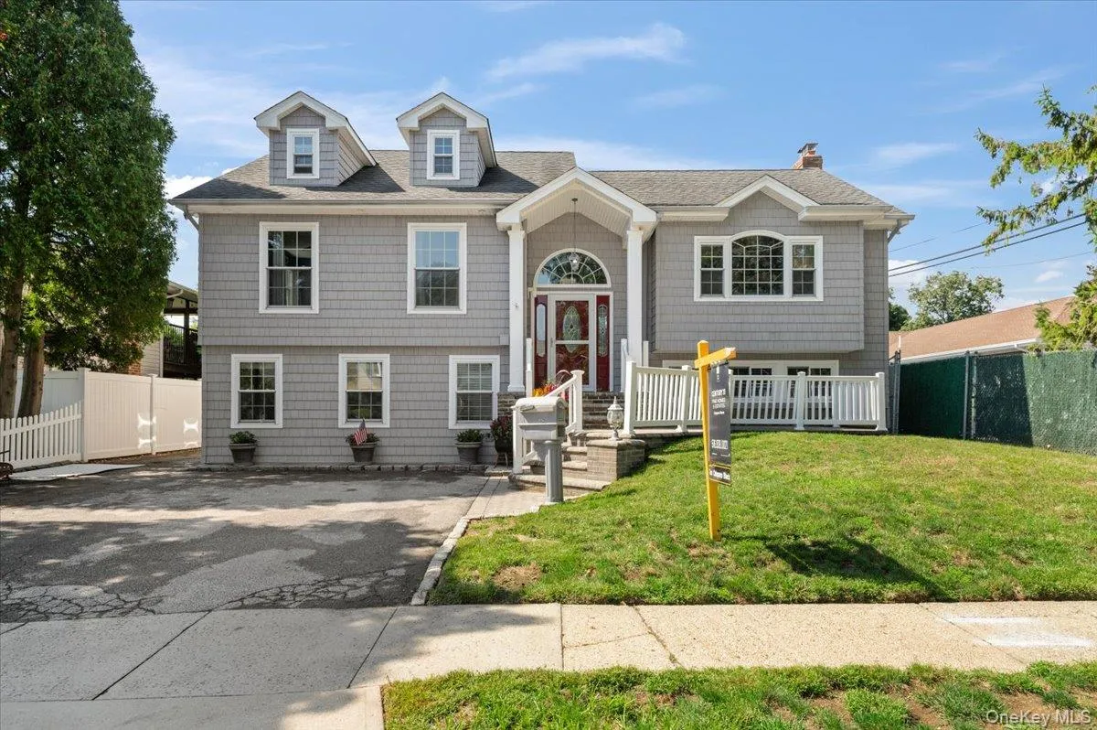 16 Taft Avenue, Oyster Bay, NY, 5 Bedrooms Bedrooms, 11 Rooms Rooms,3 BathroomsBathrooms,Residential,For Rent,Taft,0,1012292 16 Taft Avenue, Oyster Bay, NY, 5 Bedrooms Bedrooms, 11 Rooms Rooms,3 BathroomsBathrooms,Residential,For Rent,Taft,0,1012292