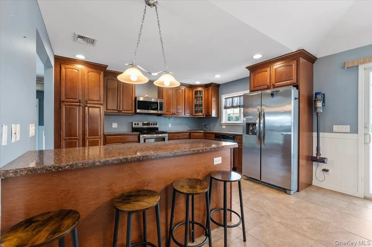 16 Taft Avenue, Oyster Bay, NY, 5 Bedrooms Bedrooms, 11 Rooms Rooms,3 BathroomsBathrooms,Residential,For Rent,Taft,0,1012292 16 Taft Avenue, Oyster Bay, NY, 5 Bedrooms Bedrooms, 11 Rooms Rooms,3 BathroomsBathrooms,Residential,For Rent,Taft,0,1012292