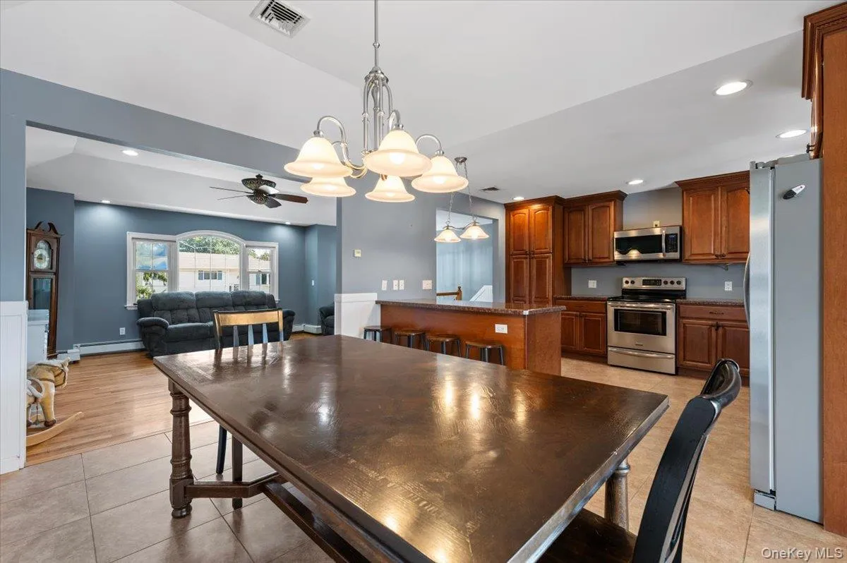 16 Taft Avenue, Oyster Bay, NY, 5 Bedrooms Bedrooms, 11 Rooms Rooms,3 BathroomsBathrooms,Residential,For Rent,Taft,0,1012292 16 Taft Avenue, Oyster Bay, NY, 5 Bedrooms Bedrooms, 11 Rooms Rooms,3 BathroomsBathrooms,Residential,For Rent,Taft,0,1012292