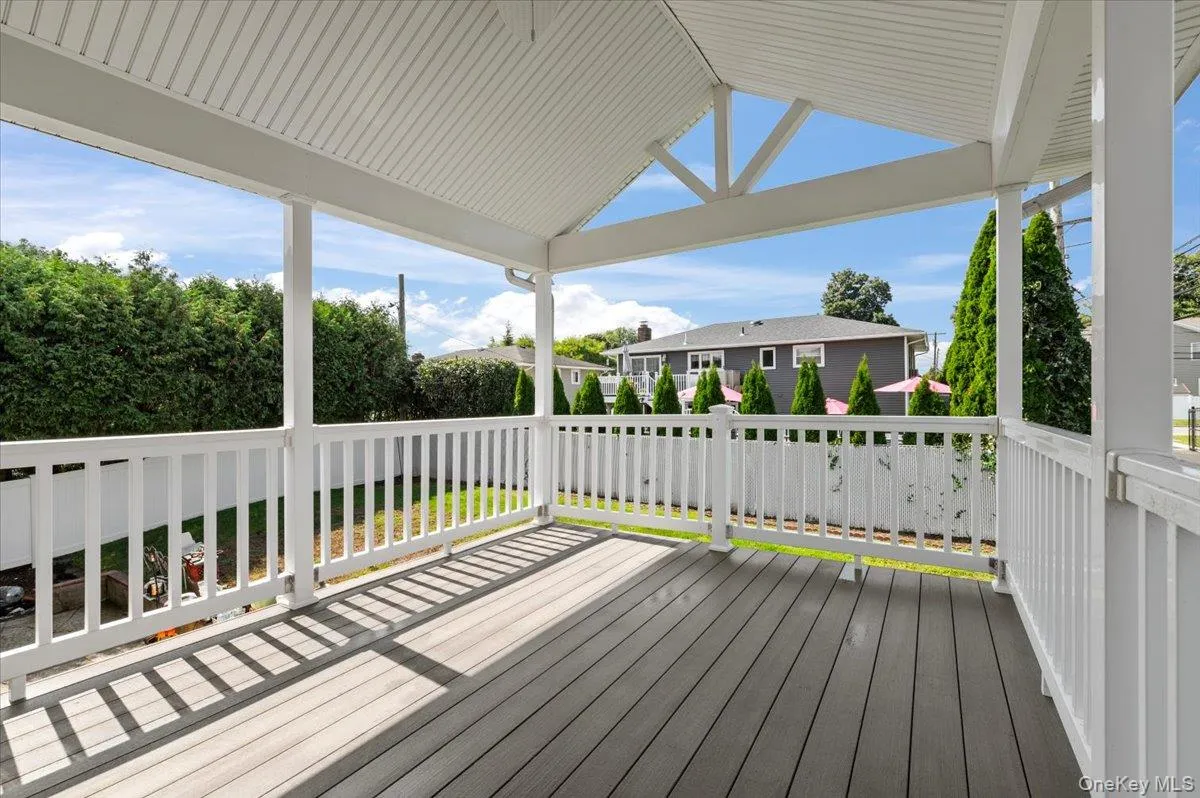 16 Taft Avenue, Oyster Bay, NY, 5 Bedrooms Bedrooms, 11 Rooms Rooms,3 BathroomsBathrooms,Residential,For Rent,Taft,0,1012292 16 Taft Avenue, Oyster Bay, NY, 5 Bedrooms Bedrooms, 11 Rooms Rooms,3 BathroomsBathrooms,Residential,For Rent,Taft,0,1012292