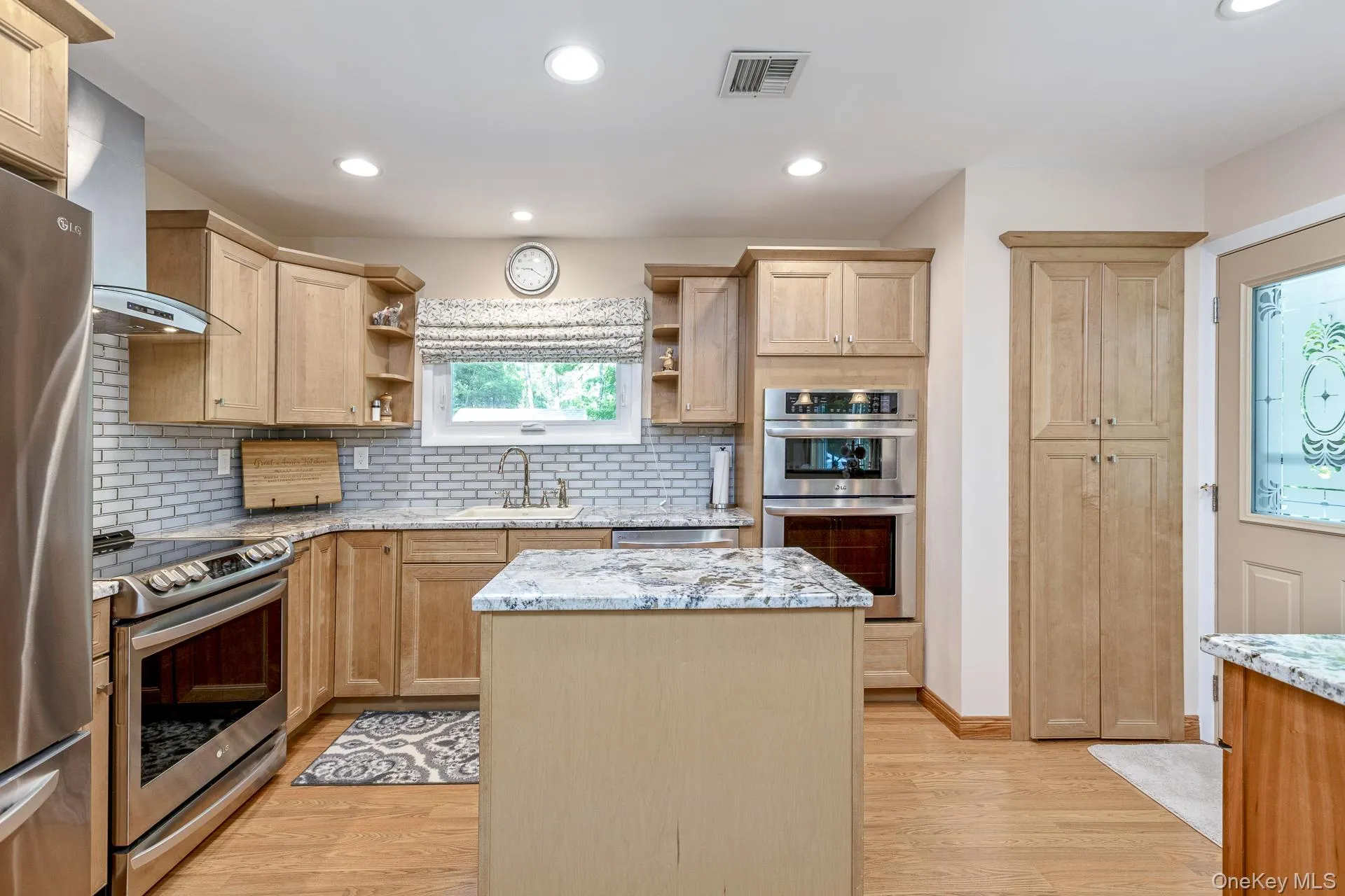 276 Parkway Drive, Brookhaven, NY, 3 Bedrooms Bedrooms, 8 Rooms Rooms,4 BathroomsBathrooms,Residential,For Rent,Parkway,0,1012293 276 Parkway Drive, Brookhaven, NY, 3 Bedrooms Bedrooms, 8 Rooms Rooms,4 BathroomsBathrooms,Residential,For Rent,Parkway,0,1012293