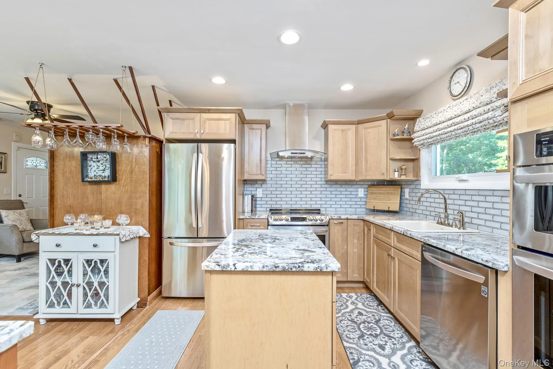 276 Parkway Drive, Brookhaven, NY, 3 Bedrooms Bedrooms, 8 Rooms Rooms,4 BathroomsBathrooms,Residential,For Rent,Parkway,0,1012293 276 Parkway Drive, Brookhaven, NY, 3 Bedrooms Bedrooms, 8 Rooms Rooms,4 BathroomsBathrooms,Residential,For Rent,Parkway,0,1012293