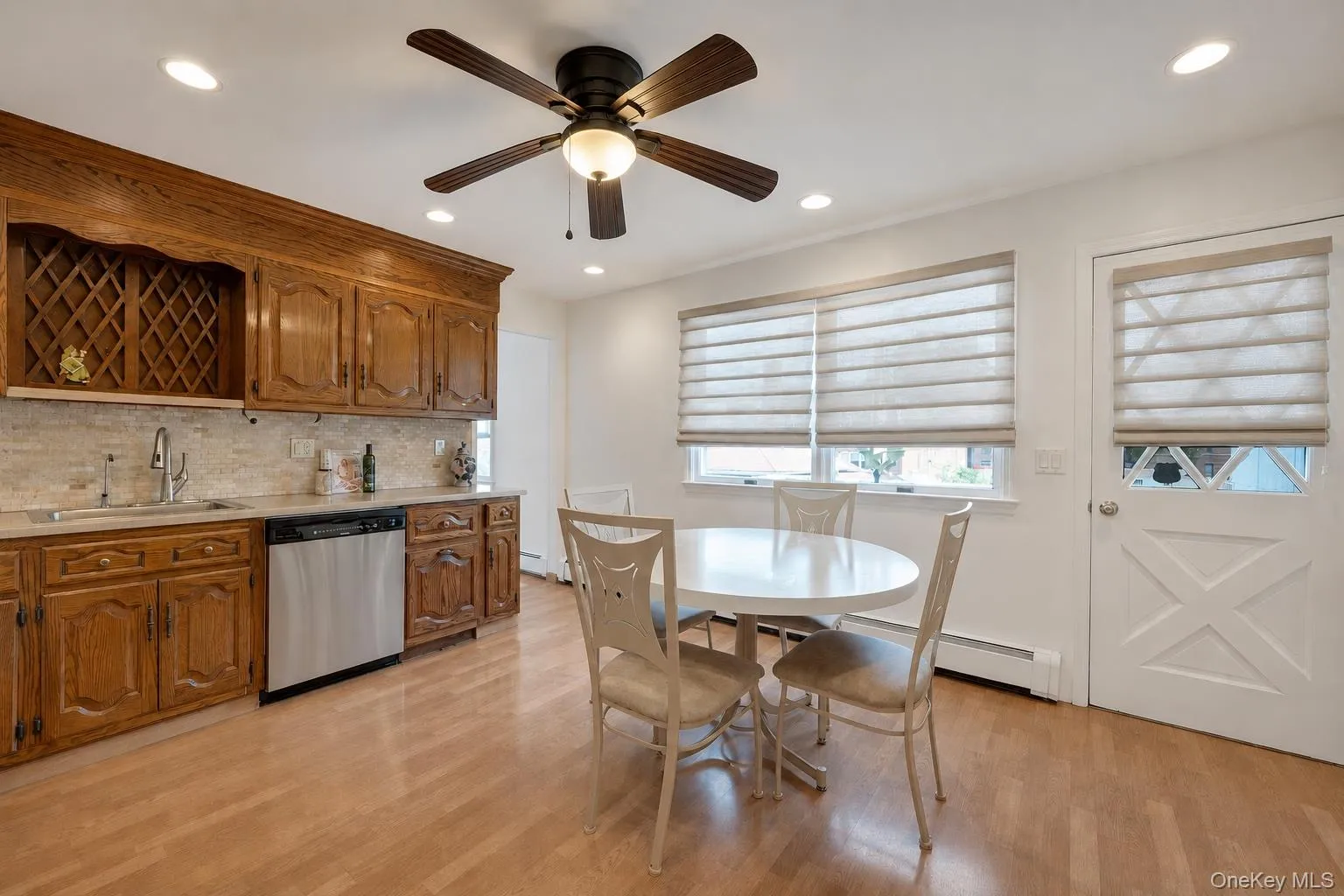 100 Neptune Avenue, New Rochelle, NY, 3 Bedrooms Bedrooms, 8 Rooms Rooms,2 BathroomsBathrooms,Residential,For Rent,Neptune,0,1012294 100 Neptune Avenue, New Rochelle, NY, 3 Bedrooms Bedrooms, 8 Rooms Rooms,2 BathroomsBathrooms,Residential,For Rent,Neptune,0,1012294
