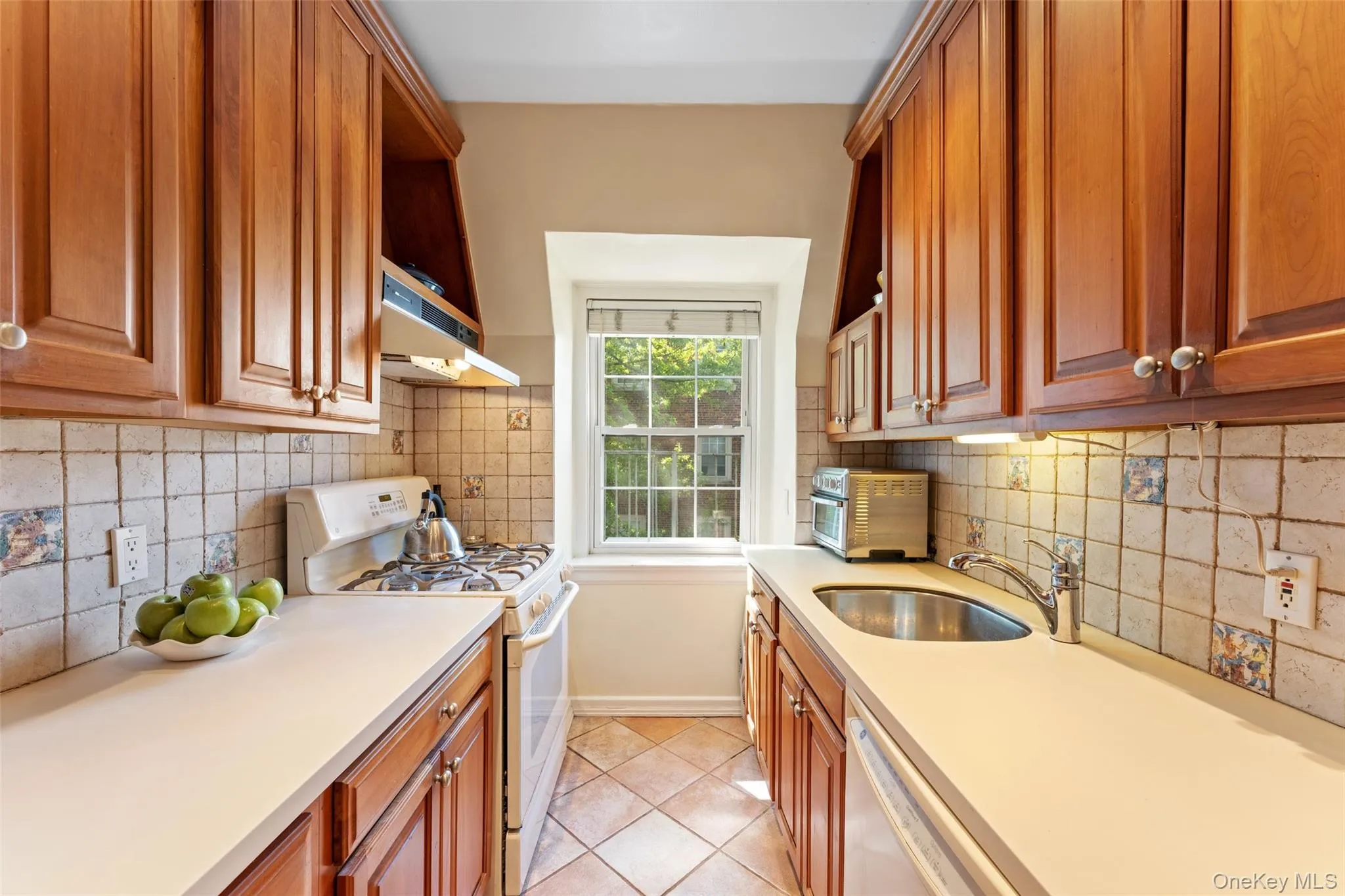 2 Alden Place, Eastchester, NY, 2 Bedrooms Bedrooms, 5 Rooms Rooms,1 BathroomBathrooms,Residential,For Rent,Alden,0,1012296 2 Alden Place, Eastchester, NY, 2 Bedrooms Bedrooms, 5 Rooms Rooms,1 BathroomBathrooms,Residential,For Rent,Alden,0,1012296