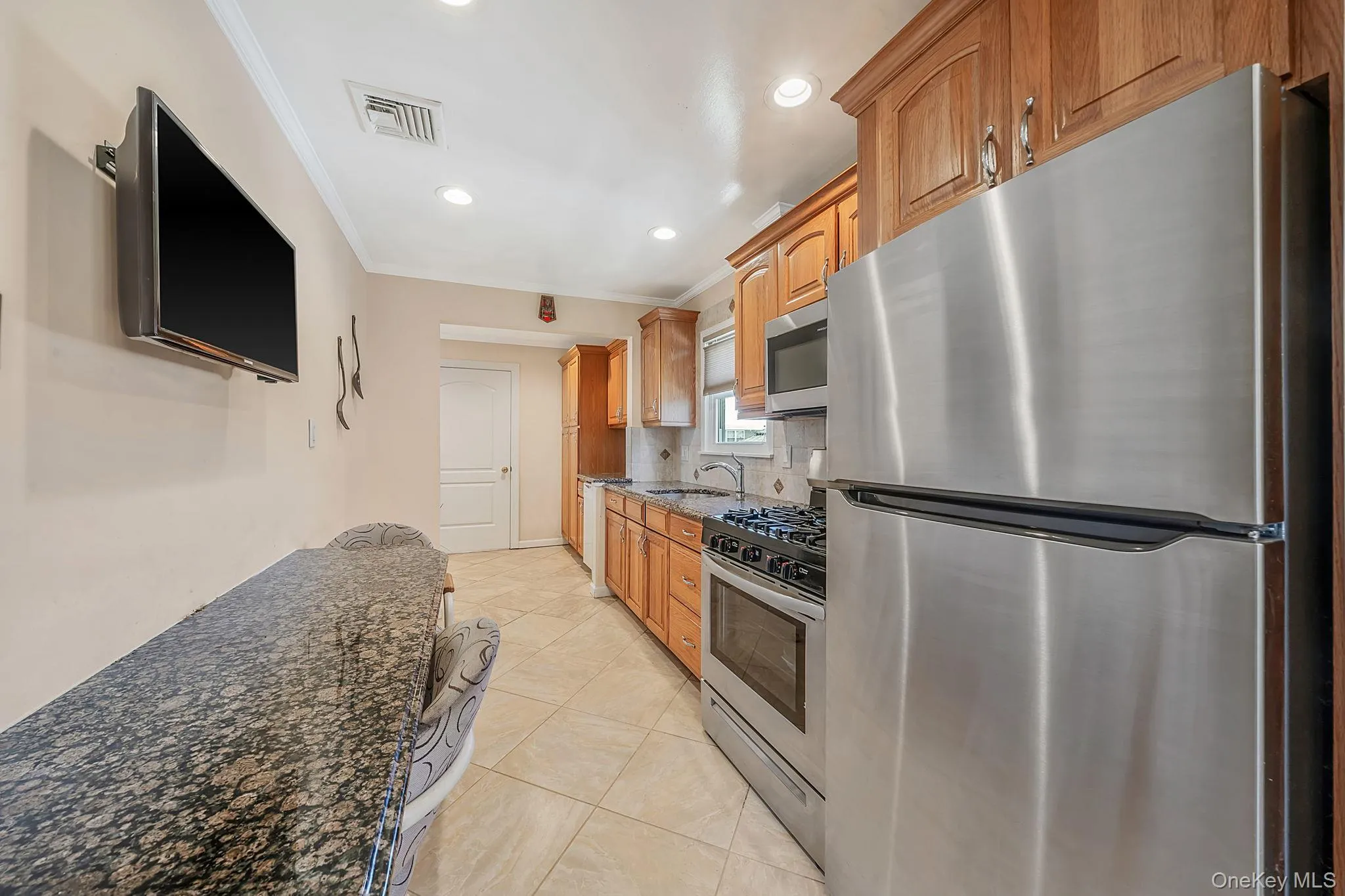 52 Eastlake Avenue, Oyster Bay, NY, 3 Bedrooms Bedrooms, 7 Rooms Rooms,1 BathroomBathrooms,Residential,For Rent,Eastlake,0,1012298 52 Eastlake Avenue, Oyster Bay, NY, 3 Bedrooms Bedrooms, 7 Rooms Rooms,1 BathroomBathrooms,Residential,For Rent,Eastlake,0,1012298