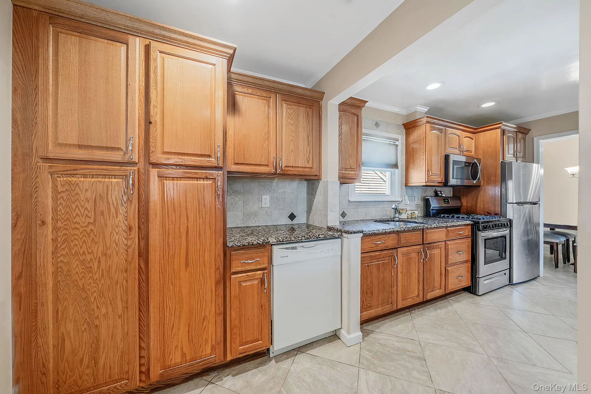 52 Eastlake Avenue, Oyster Bay, NY, 3 Bedrooms Bedrooms, 7 Rooms Rooms,1 BathroomBathrooms,Residential,For Rent,Eastlake,0,1012298 52 Eastlake Avenue, Oyster Bay, NY, 3 Bedrooms Bedrooms, 7 Rooms Rooms,1 BathroomBathrooms,Residential,For Rent,Eastlake,0,1012298